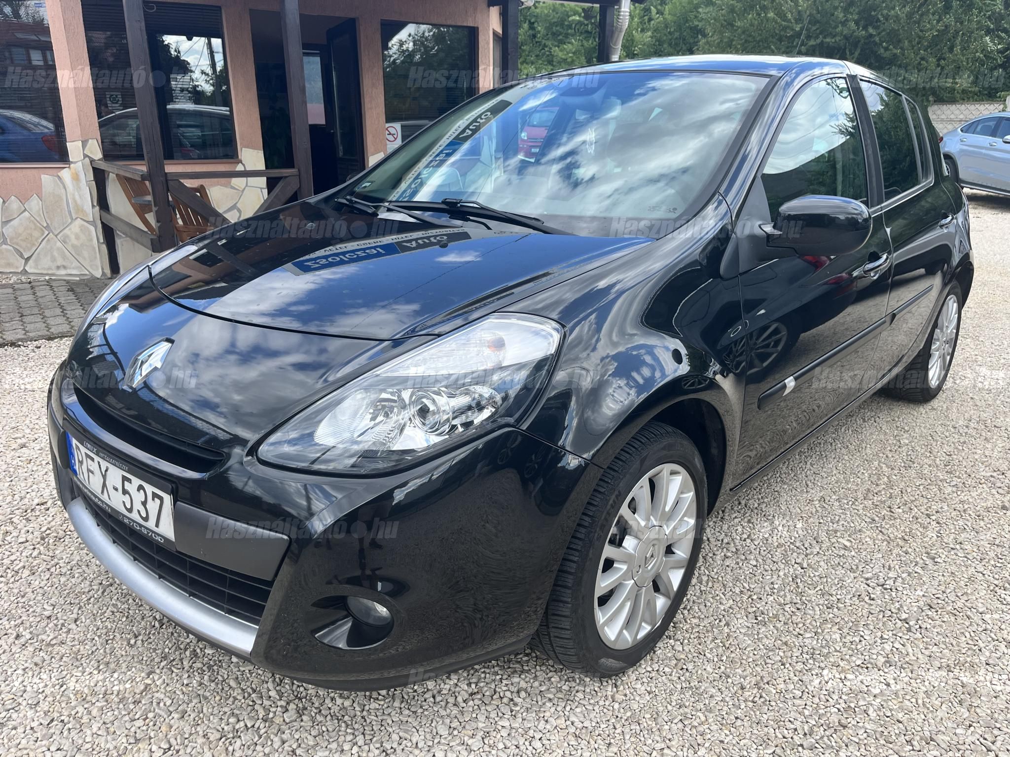 RENAULT CLIO 2010/8 - 1