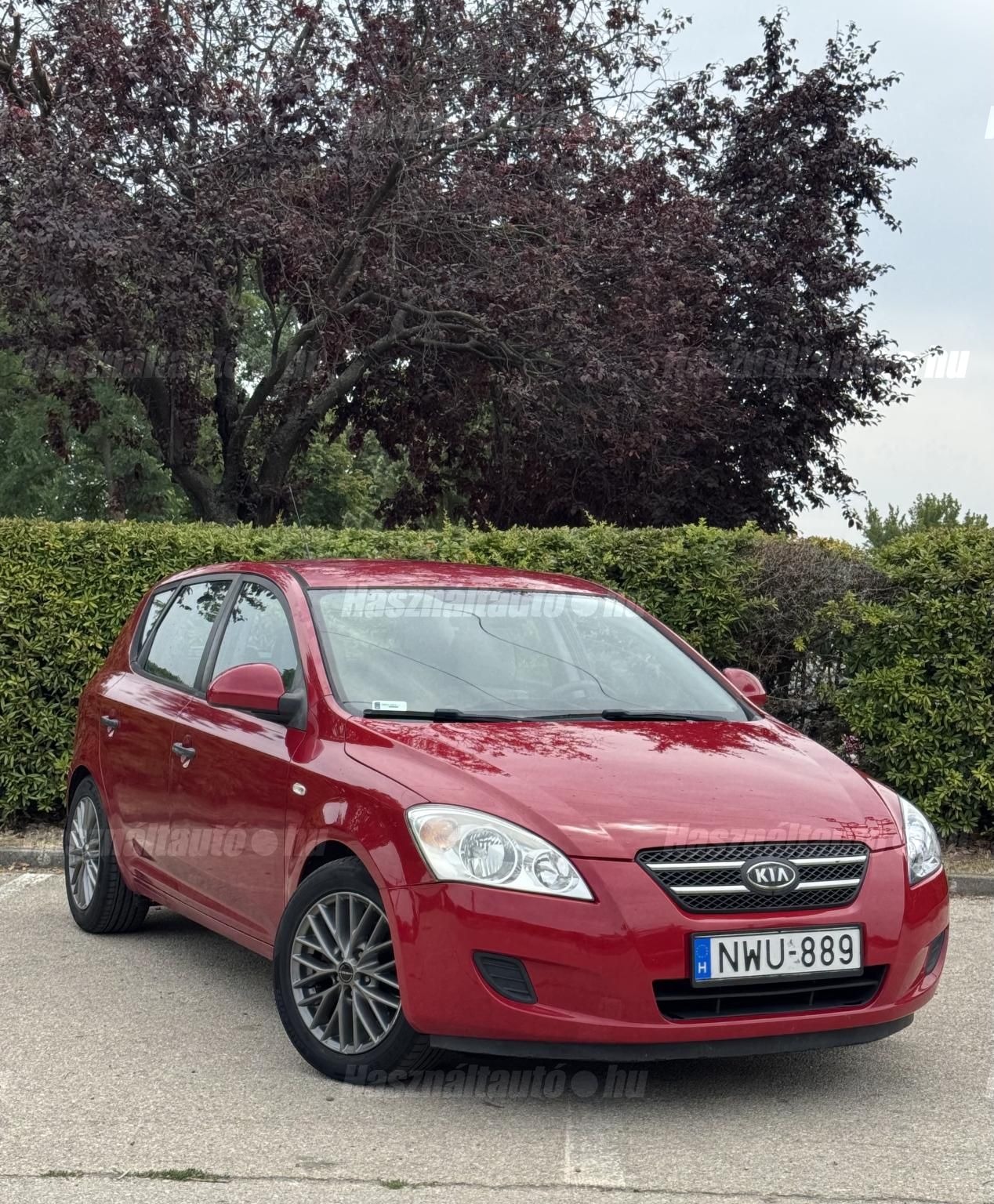 KIA CEE'D 2008/12 - 1