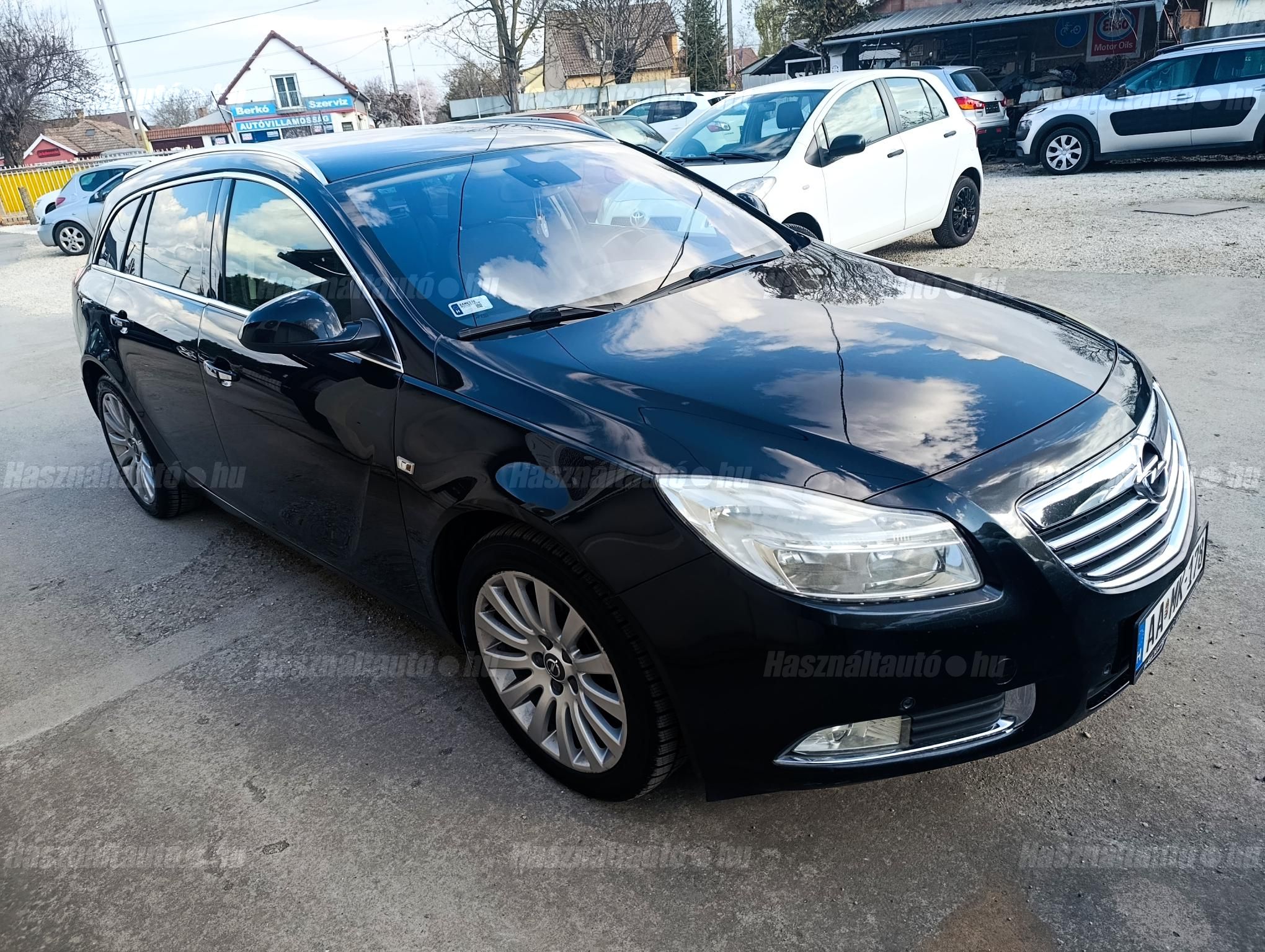OPEL INSIGNIA 2011/1 - 1
