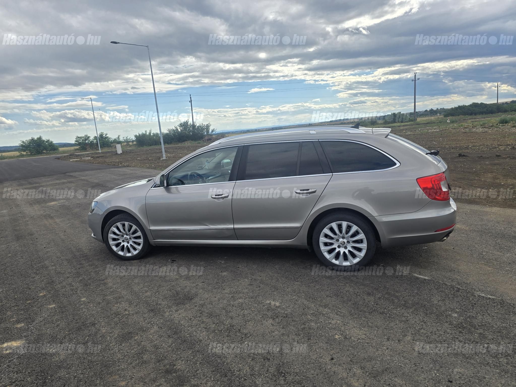SKODA SUPERB 2013/9 - 1