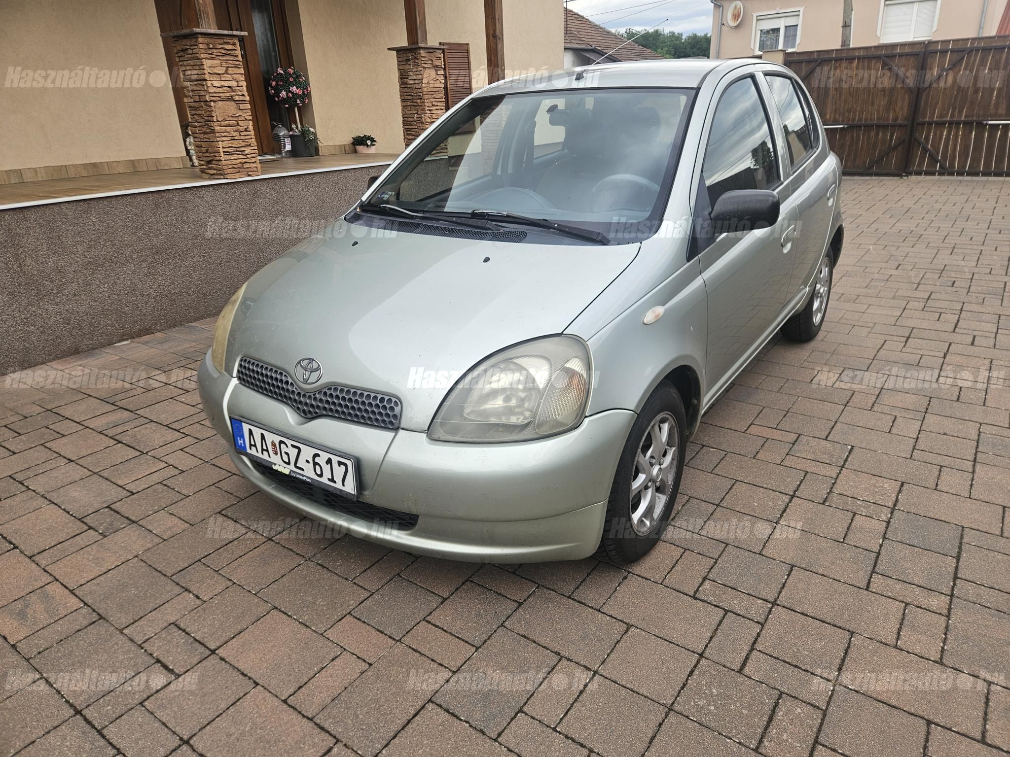 TOYOTA YARIS 2002/6 - 1