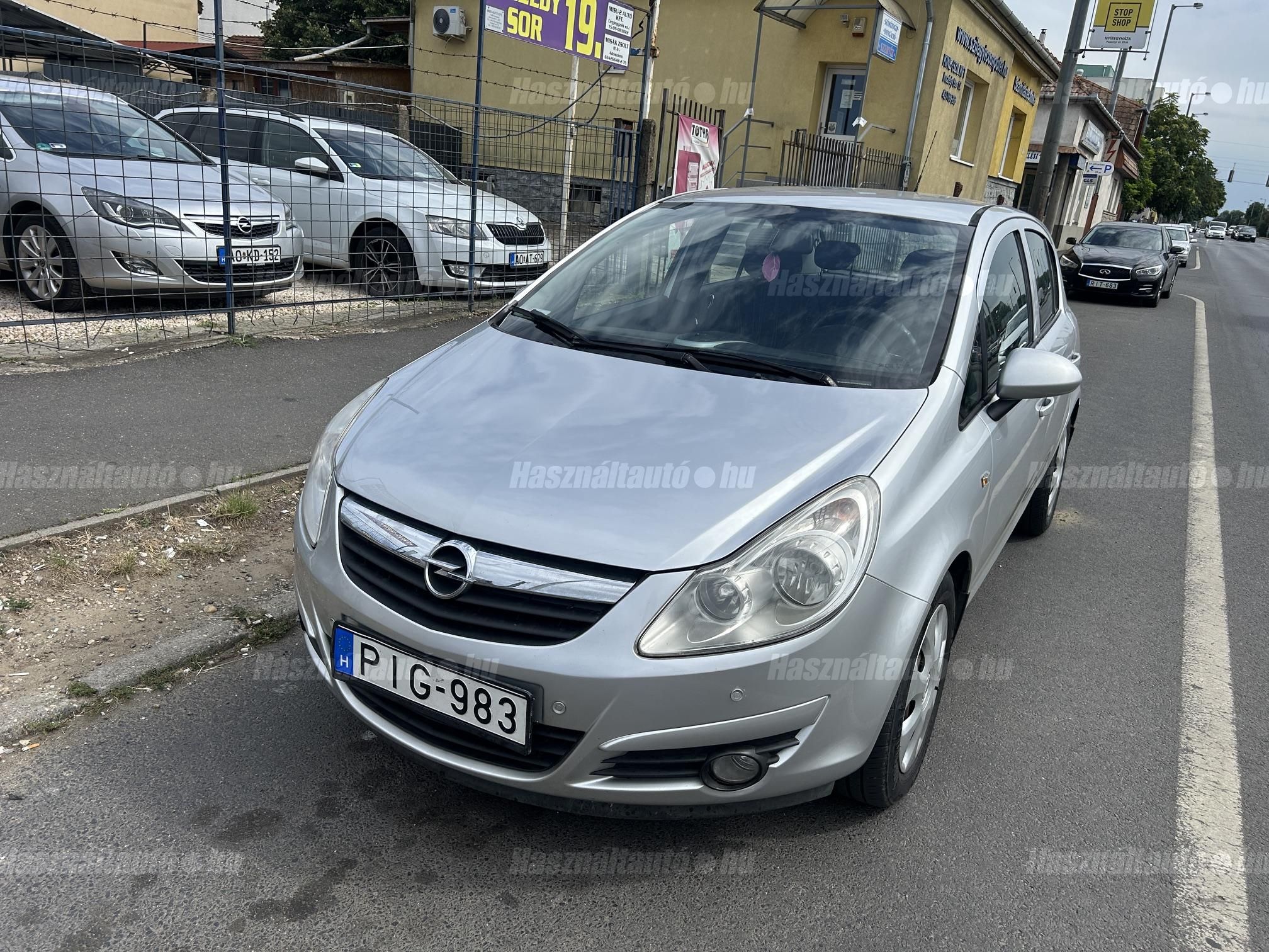 OPEL CORSA D 2010/2 - 1