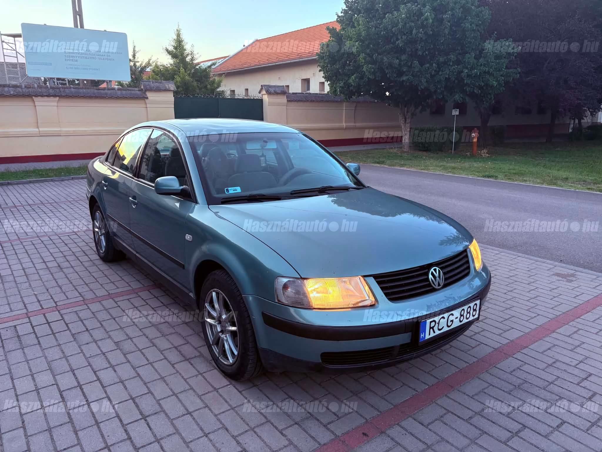 VOLKSWAGEN PASSAT V 2000 - 1