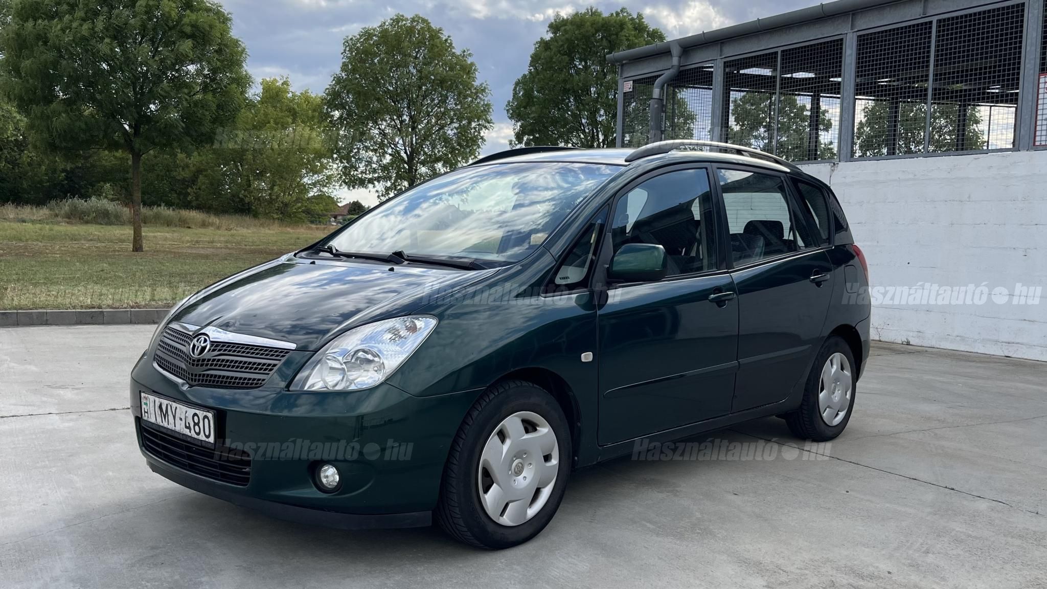 TOYOTA COROLLA VERSO 2003/4 - 1