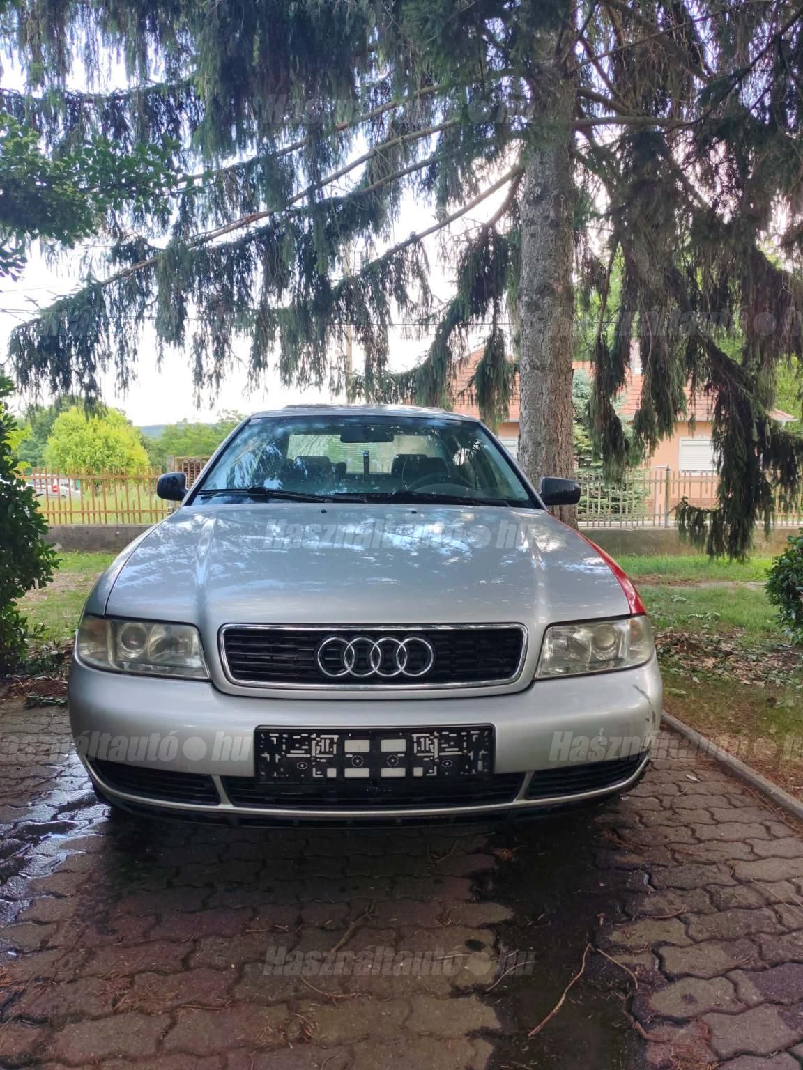 AUDI A4 1999/5 - 1