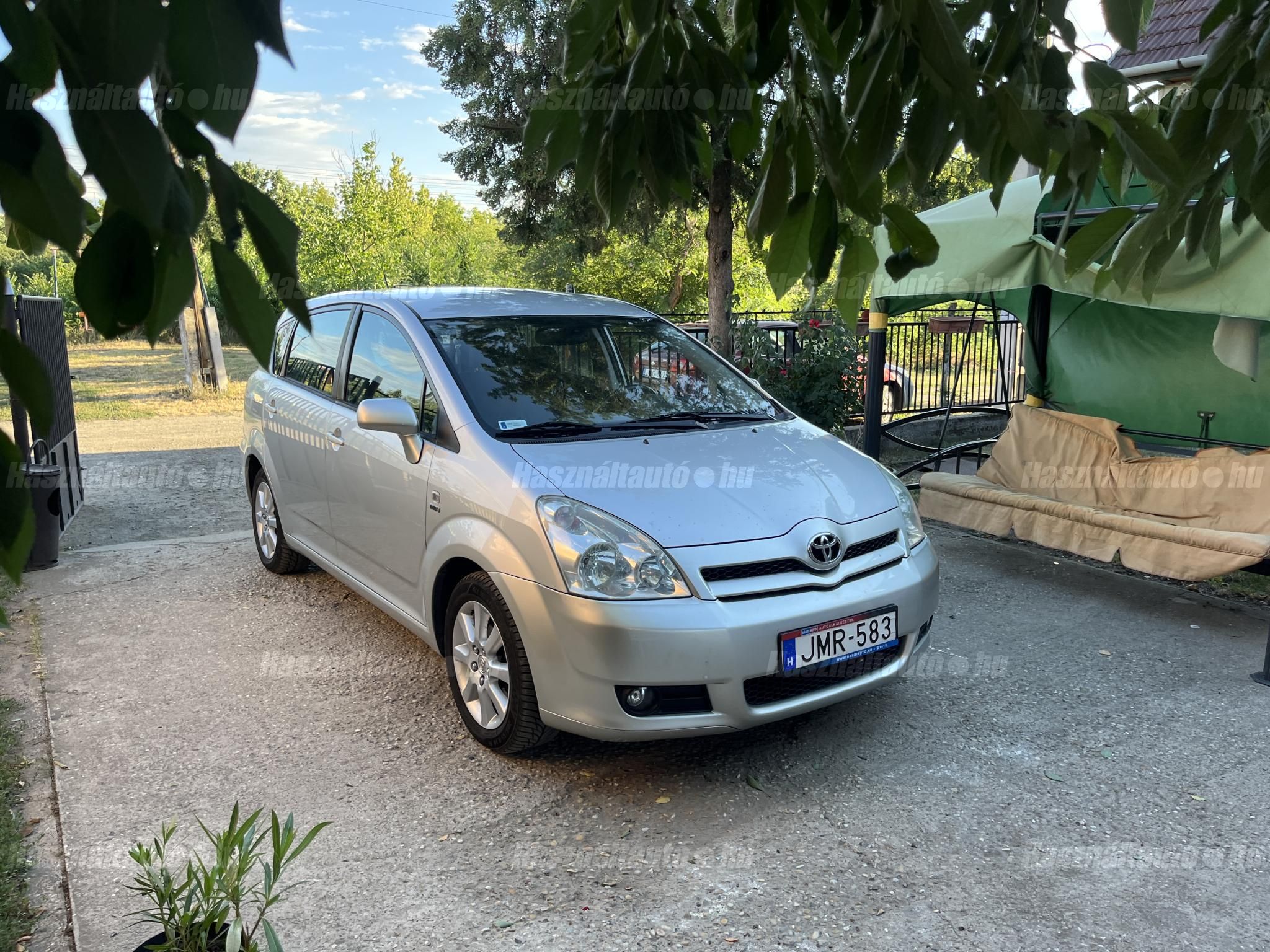 TOYOTA COROLLA VERSO 2004/12 - 1