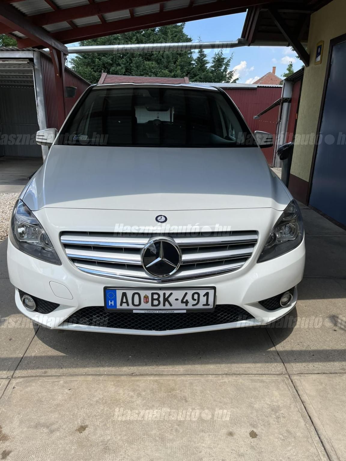 MERCEDES-BENZ B 180 2012/4 - 1