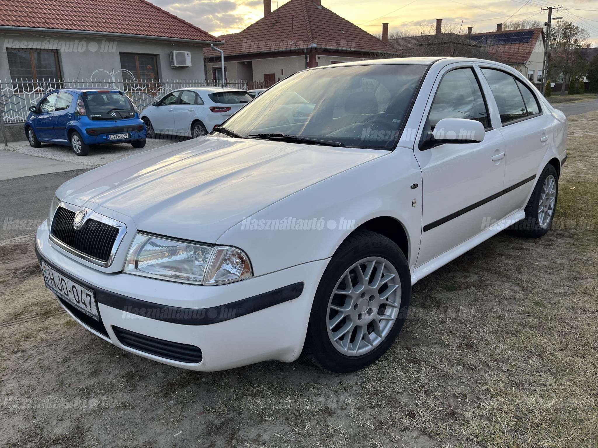 SKODA OCTAVIA 2000/8 - 1