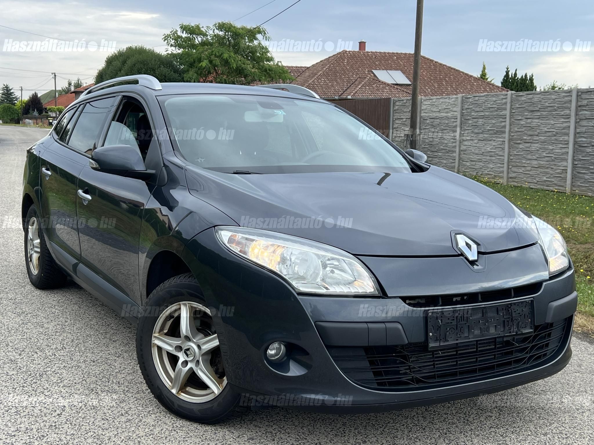 RENAULT MEGANE 2009/10 - 1