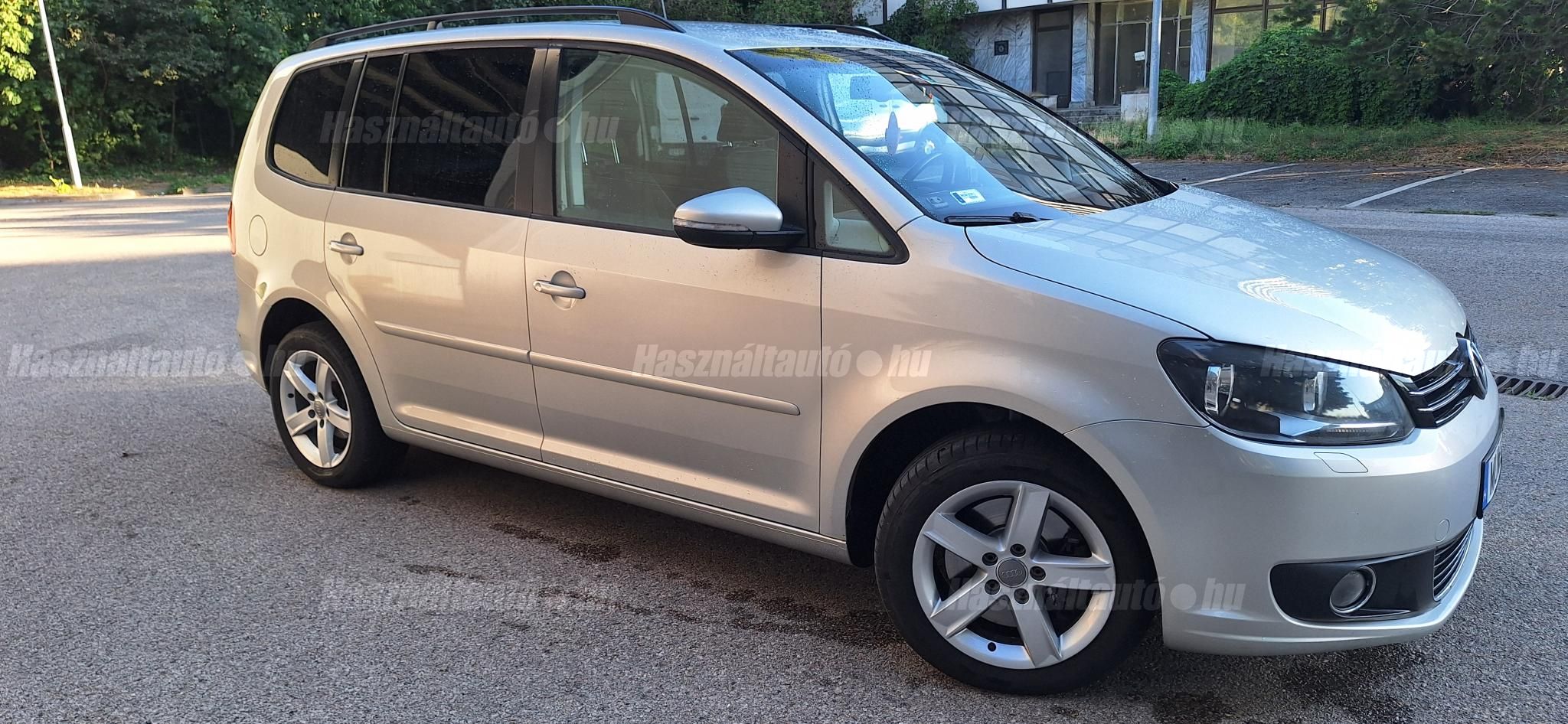 VOLKSWAGEN TOURAN 2011/3 - 1