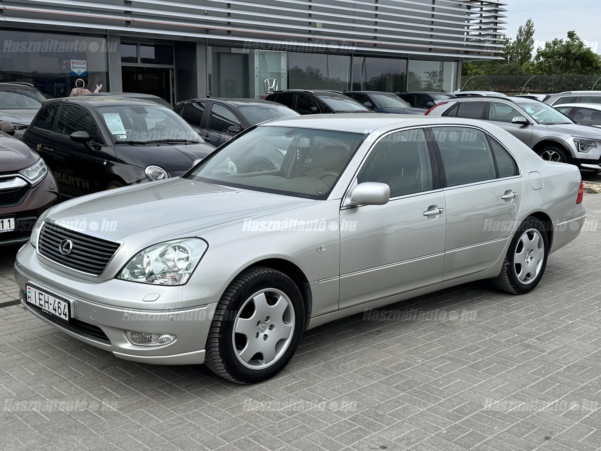 LEXUS LS 2002/8 - 1