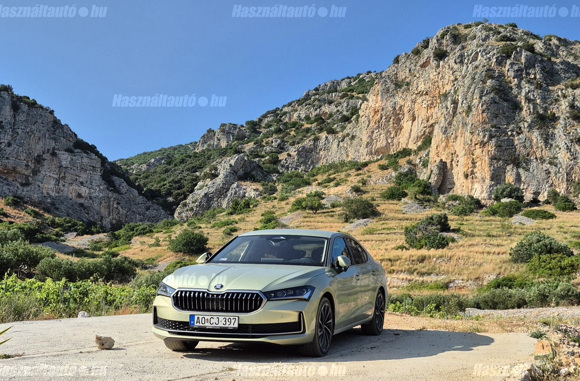 SKODA SUPERB 2025/5 - 1