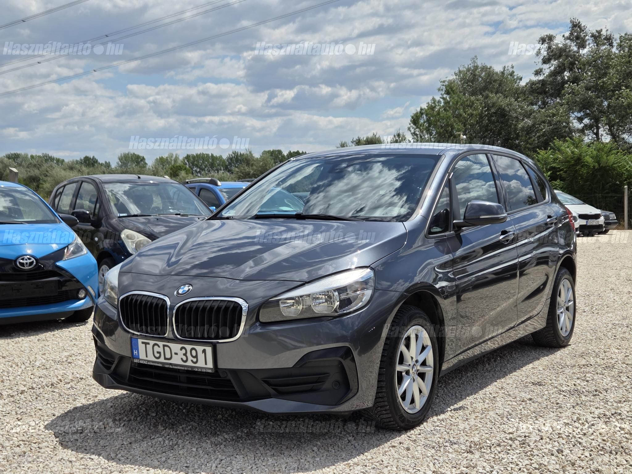 BMW 216 2018/10 - 1