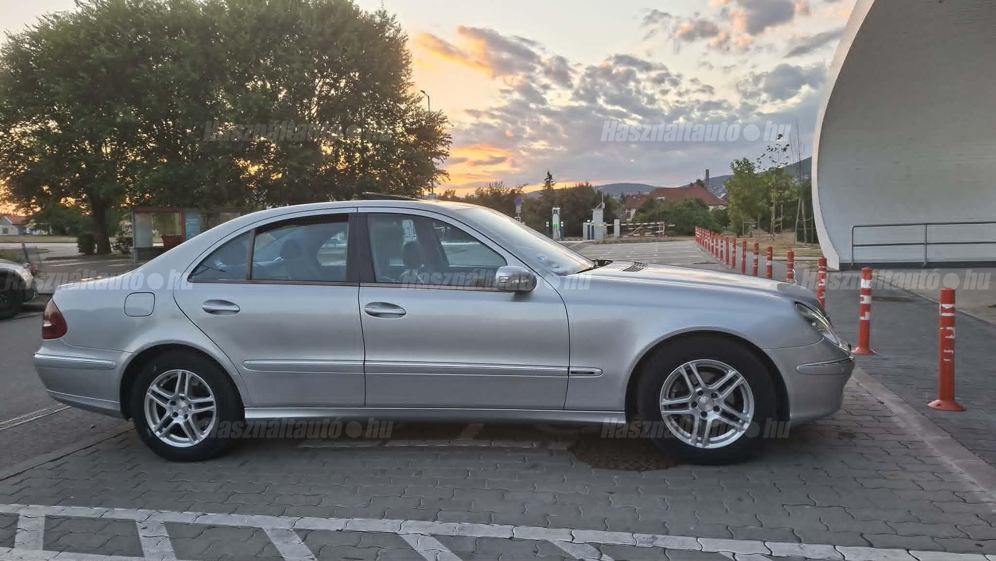MERCEDES-BENZ E 270 2002/10 - 1