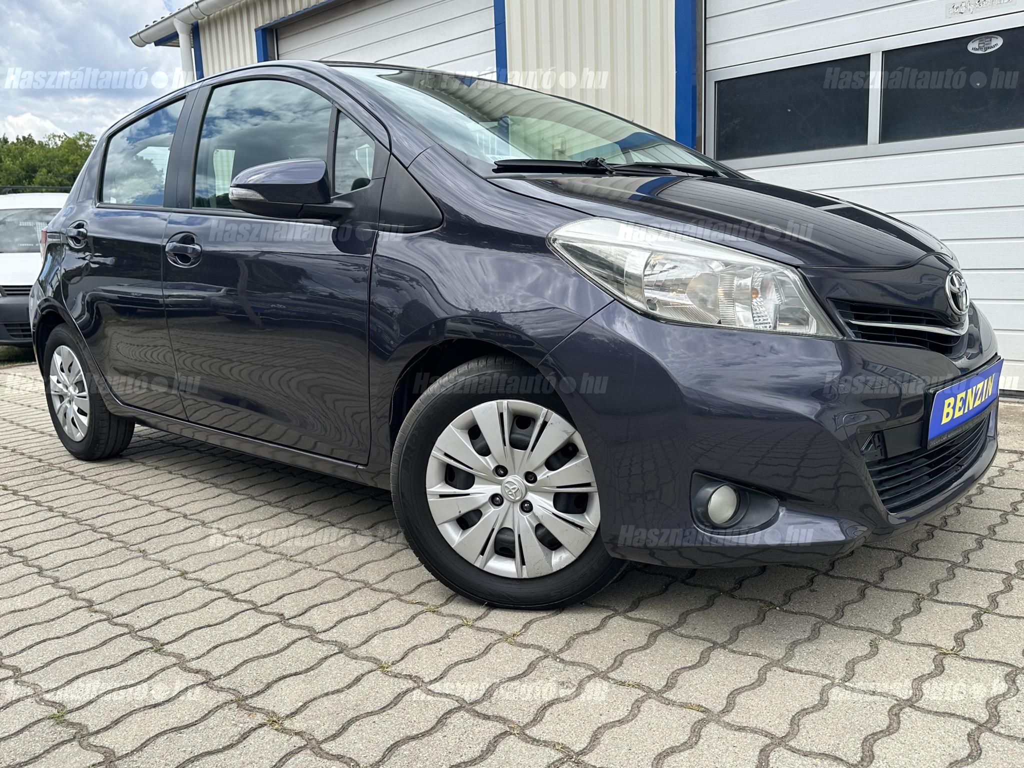 TOYOTA YARIS 2012/8 - 1