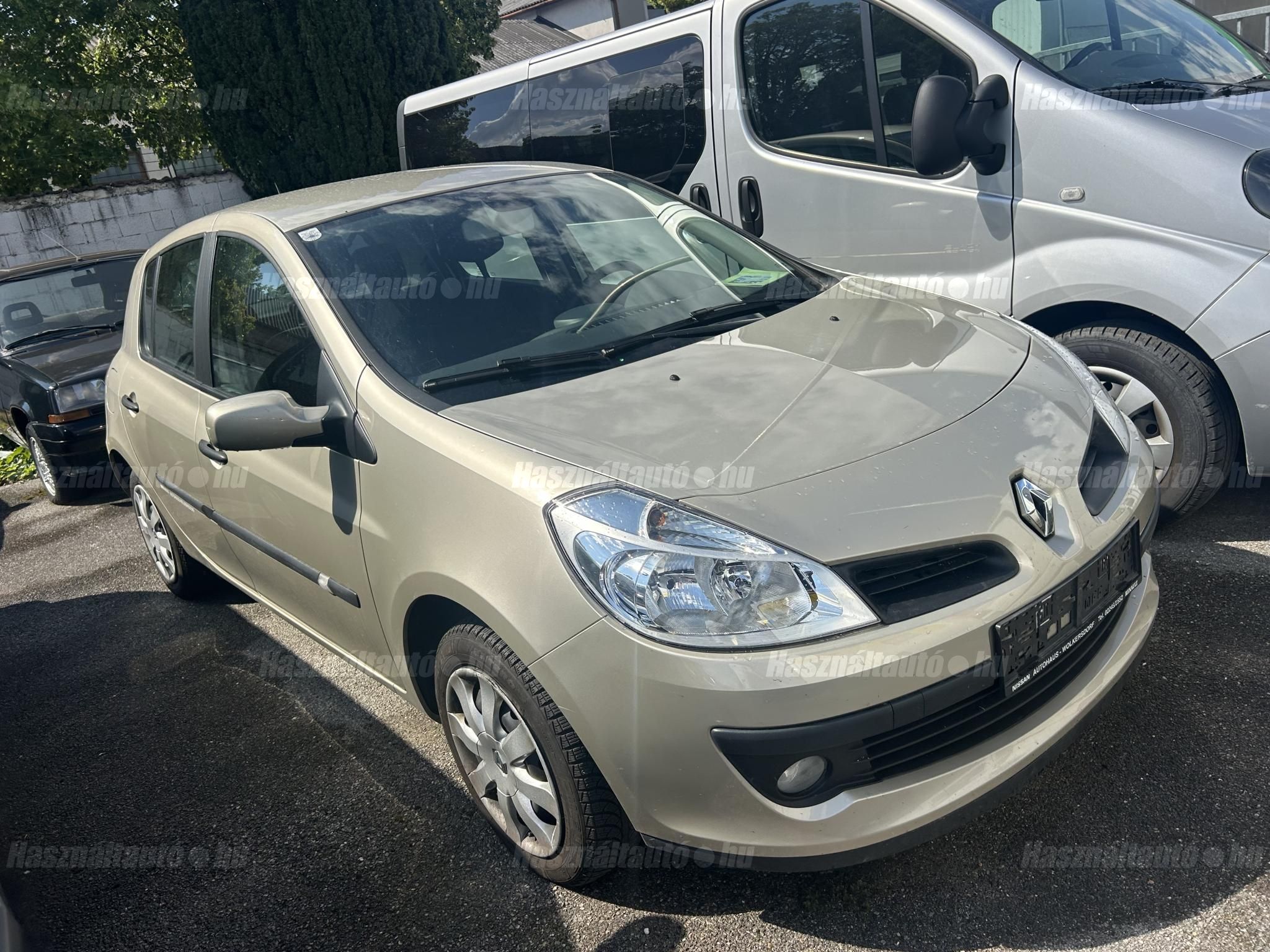 RENAULT CLIO 2006/8 - 1