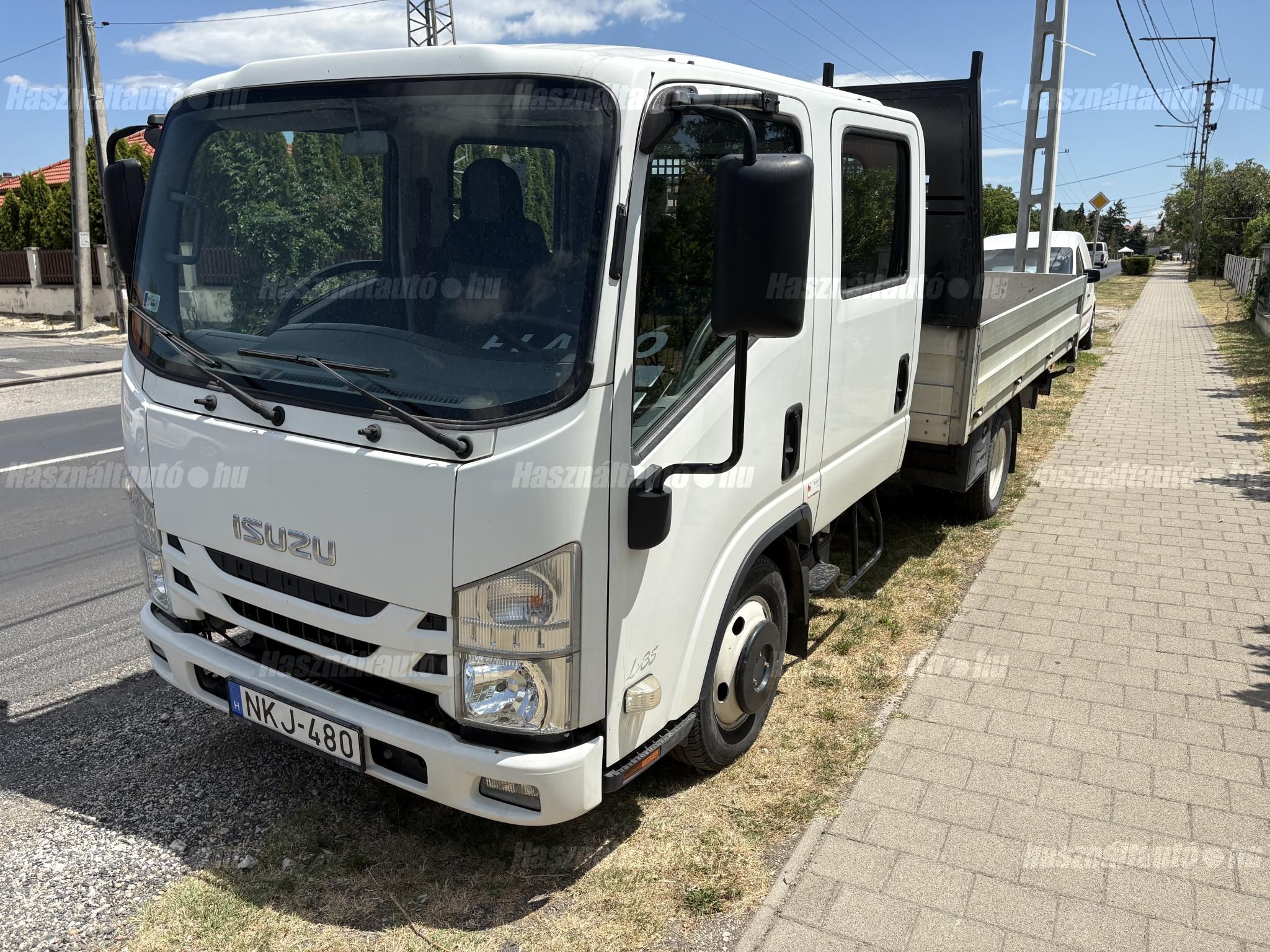 ISUZU N-SZÉRIA 2015/8 - 1