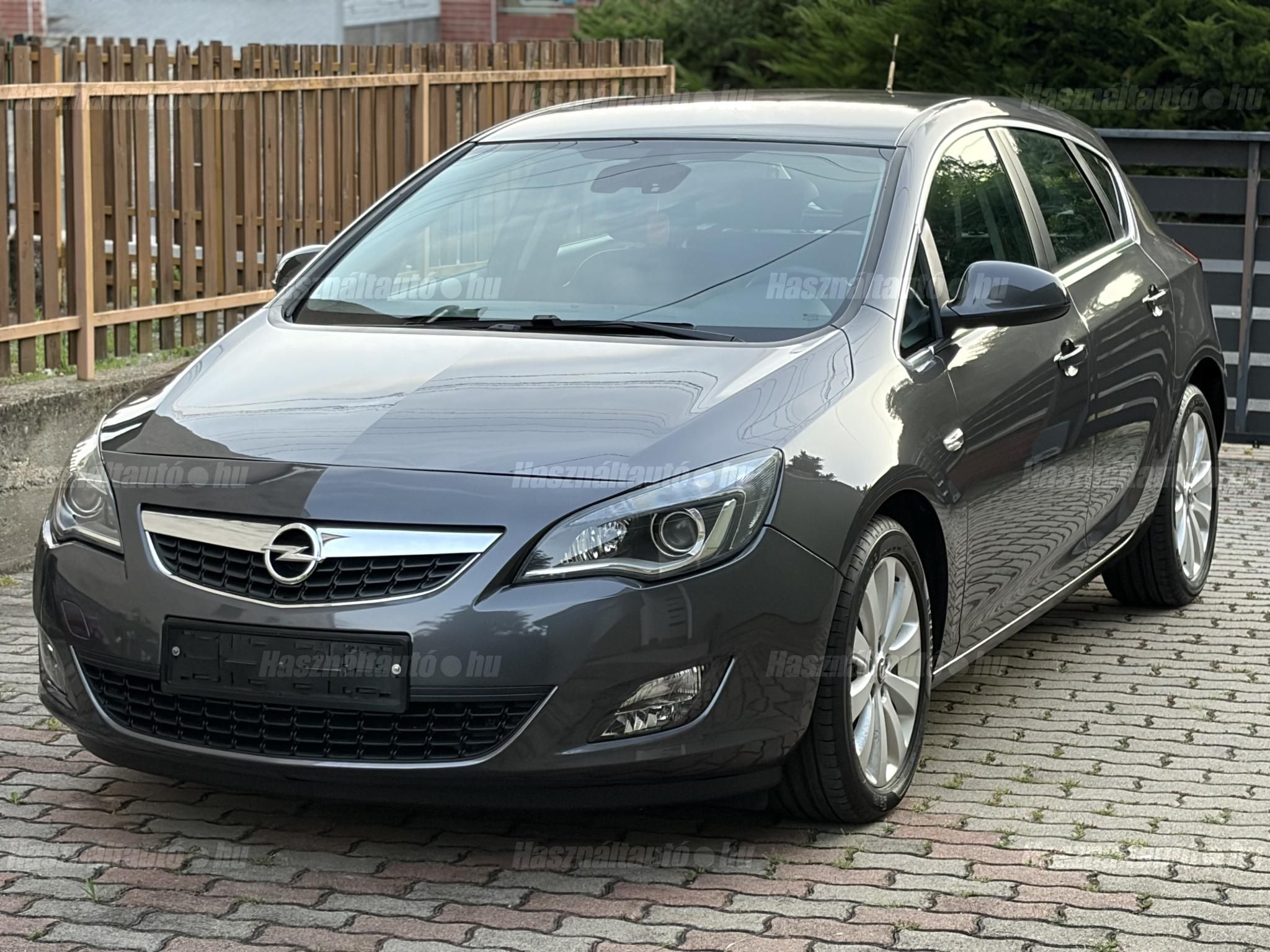 OPEL ASTRA J 2010/9 - 1