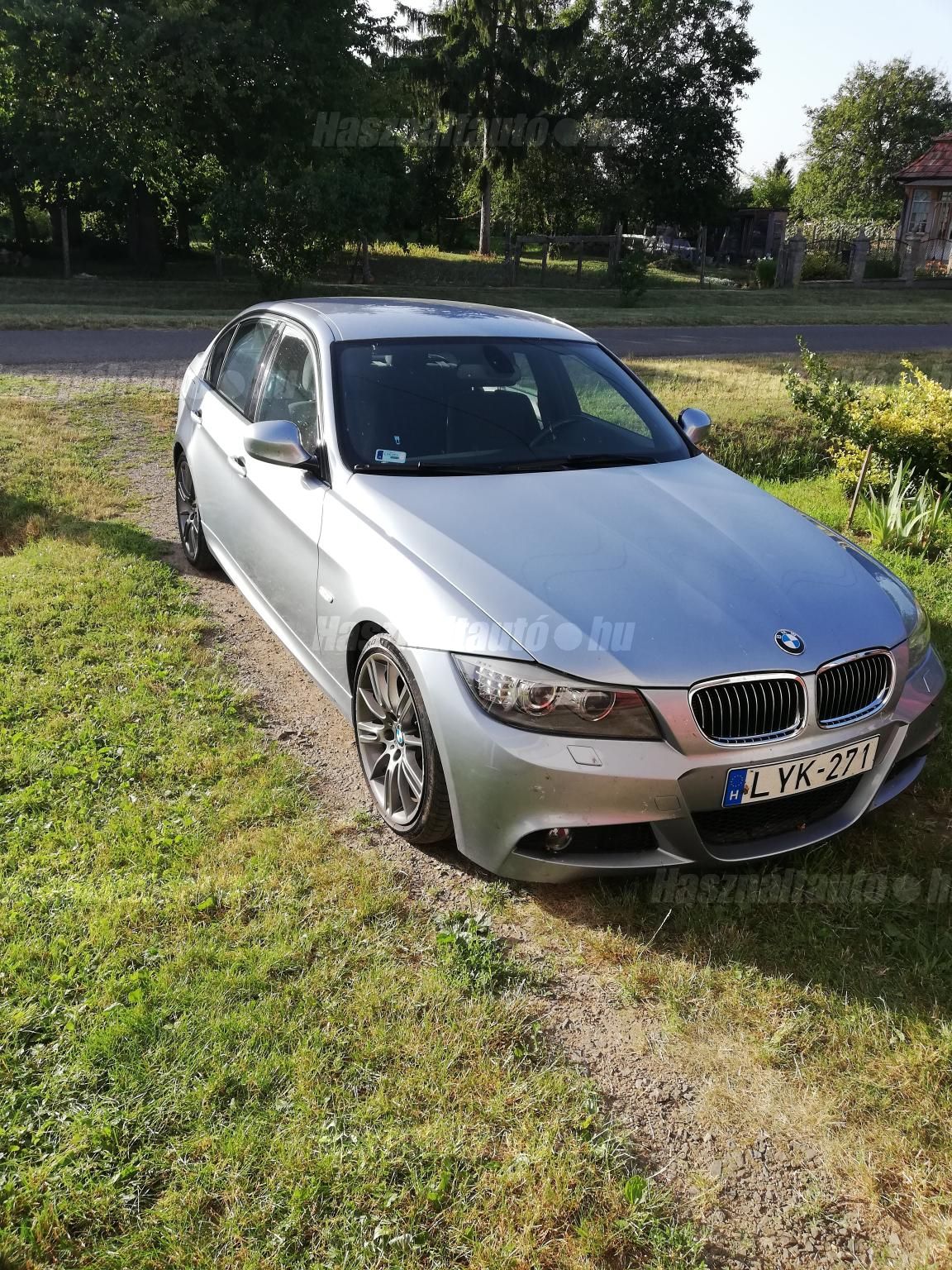 BMW 318 2011/8 - 1