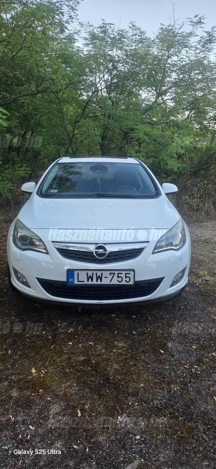 OPEL ASTRA J 2010/6 - 1