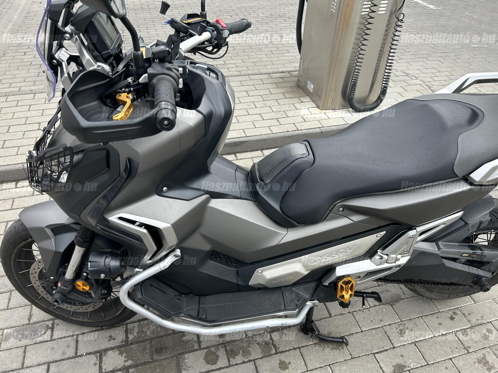 HONDA X-ADV 2020/8 - 1