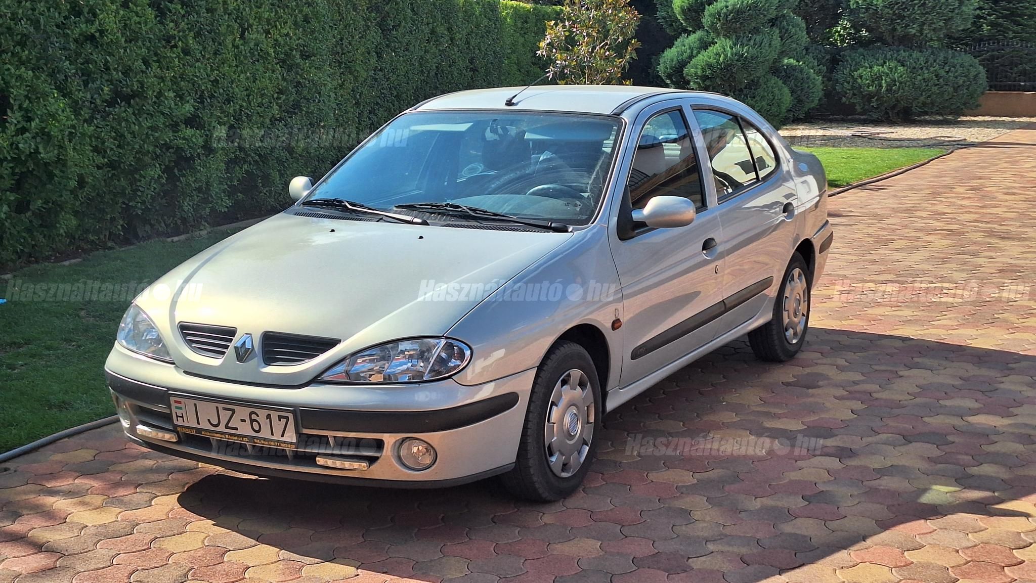 RENAULT MEGANE 2002/11 - 1