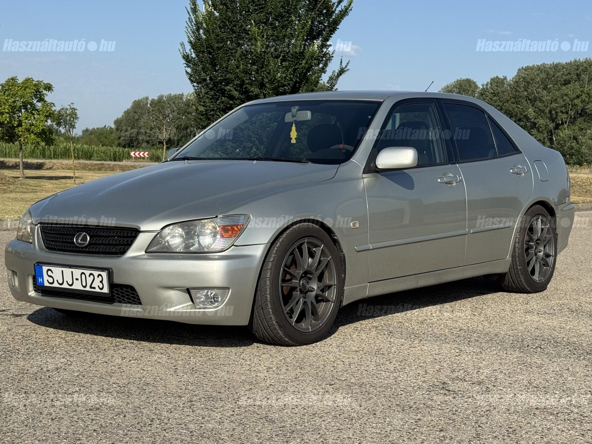 LEXUS IS 2002/1 - 1