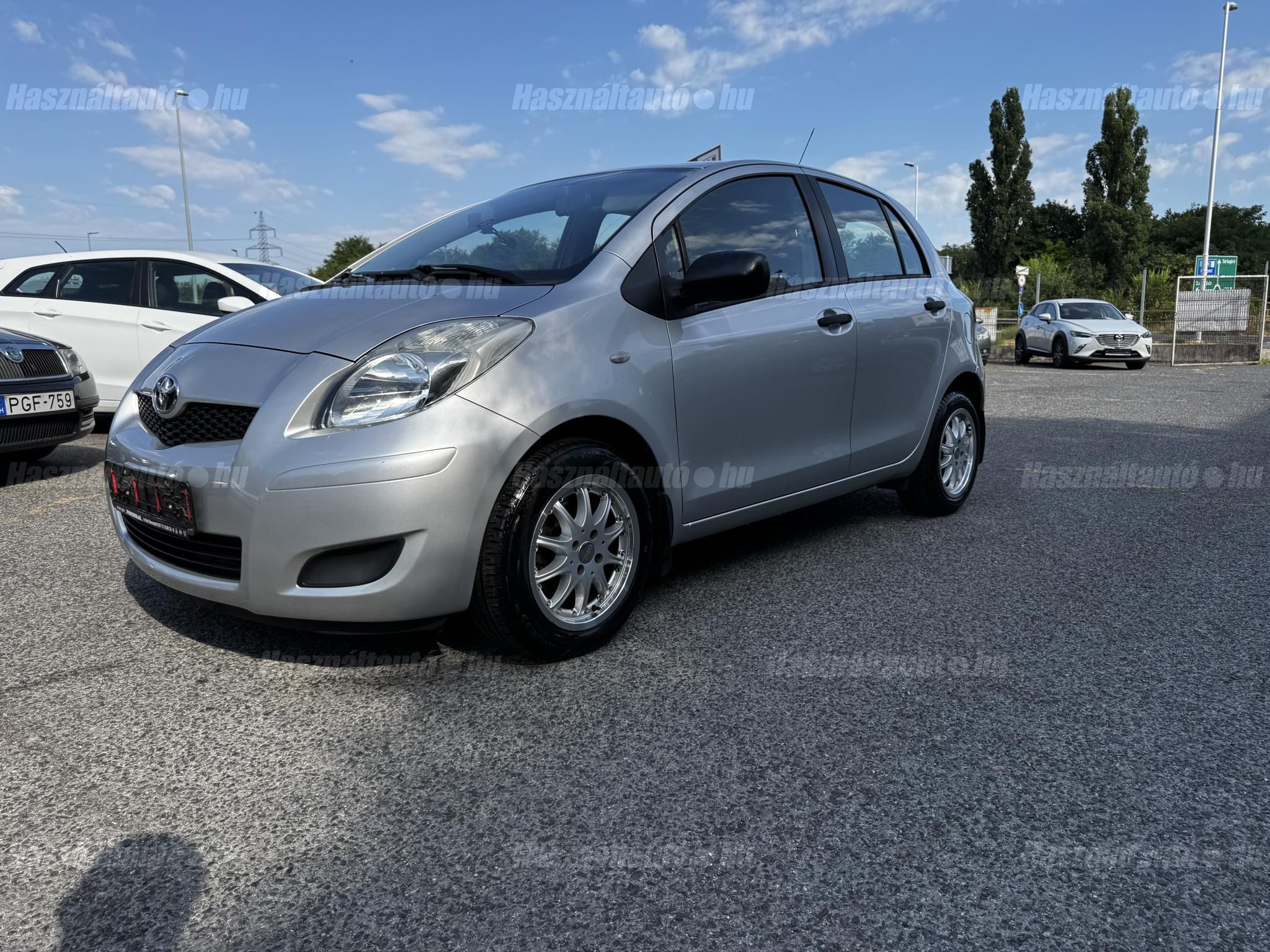 TOYOTA YARIS 2011/6 - 1