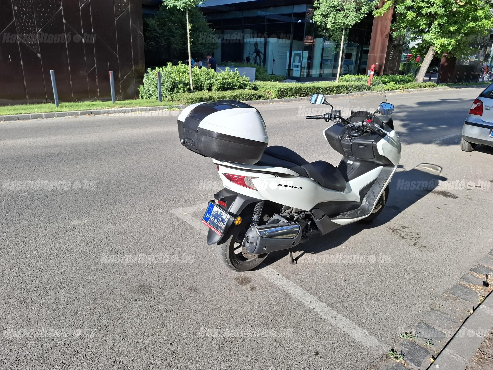 HONDA FORZA 300 2013/10 - 1