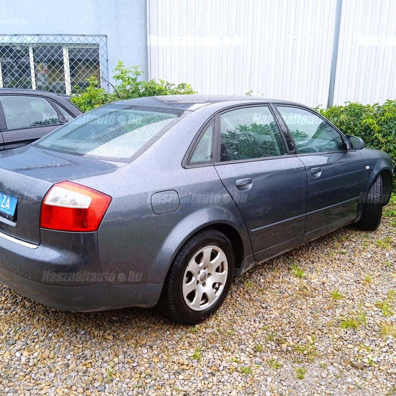 AUDI A4 2000/9 - 1