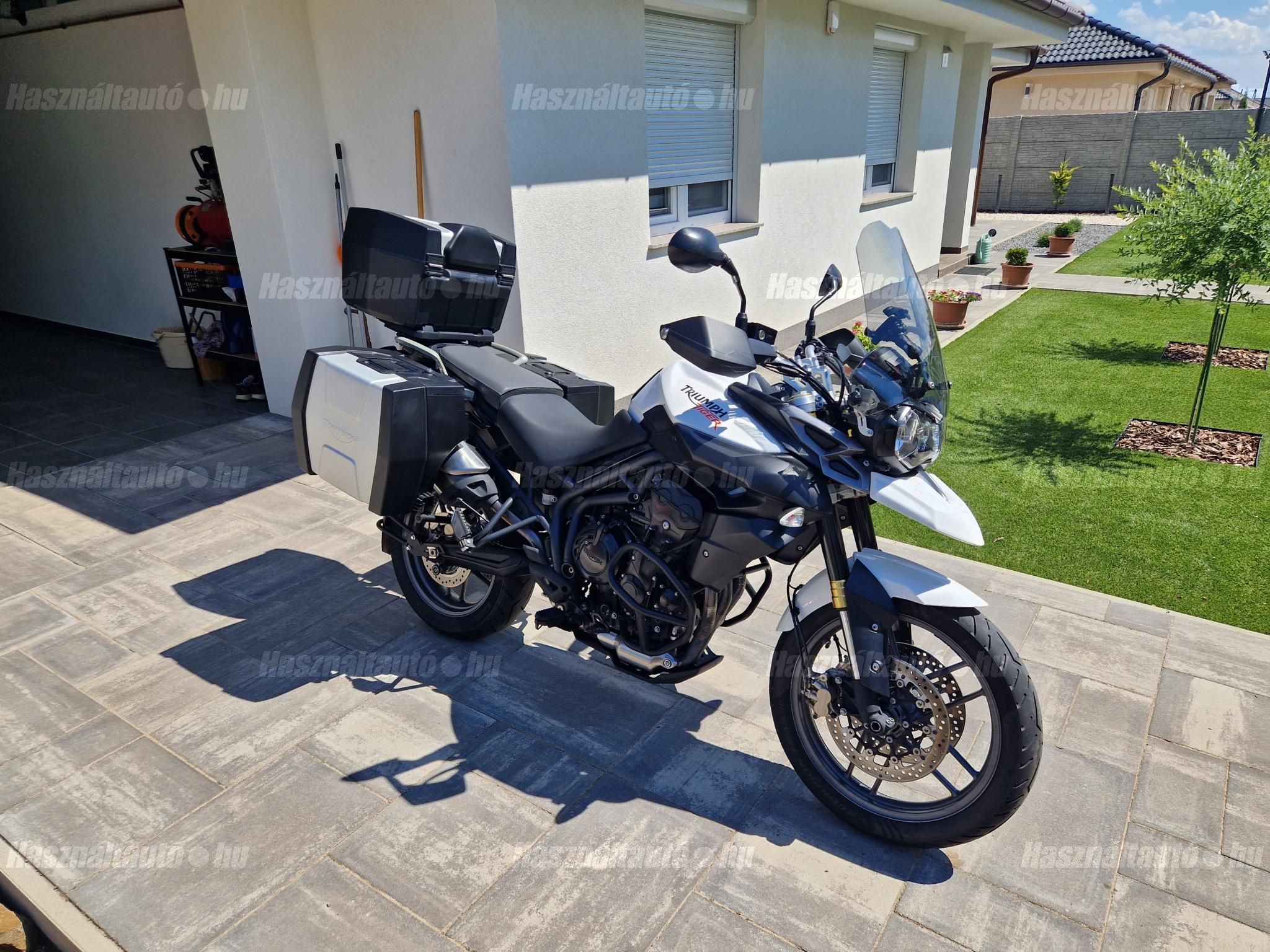 TRIUMPH TIGER 800 2013/6 - 1