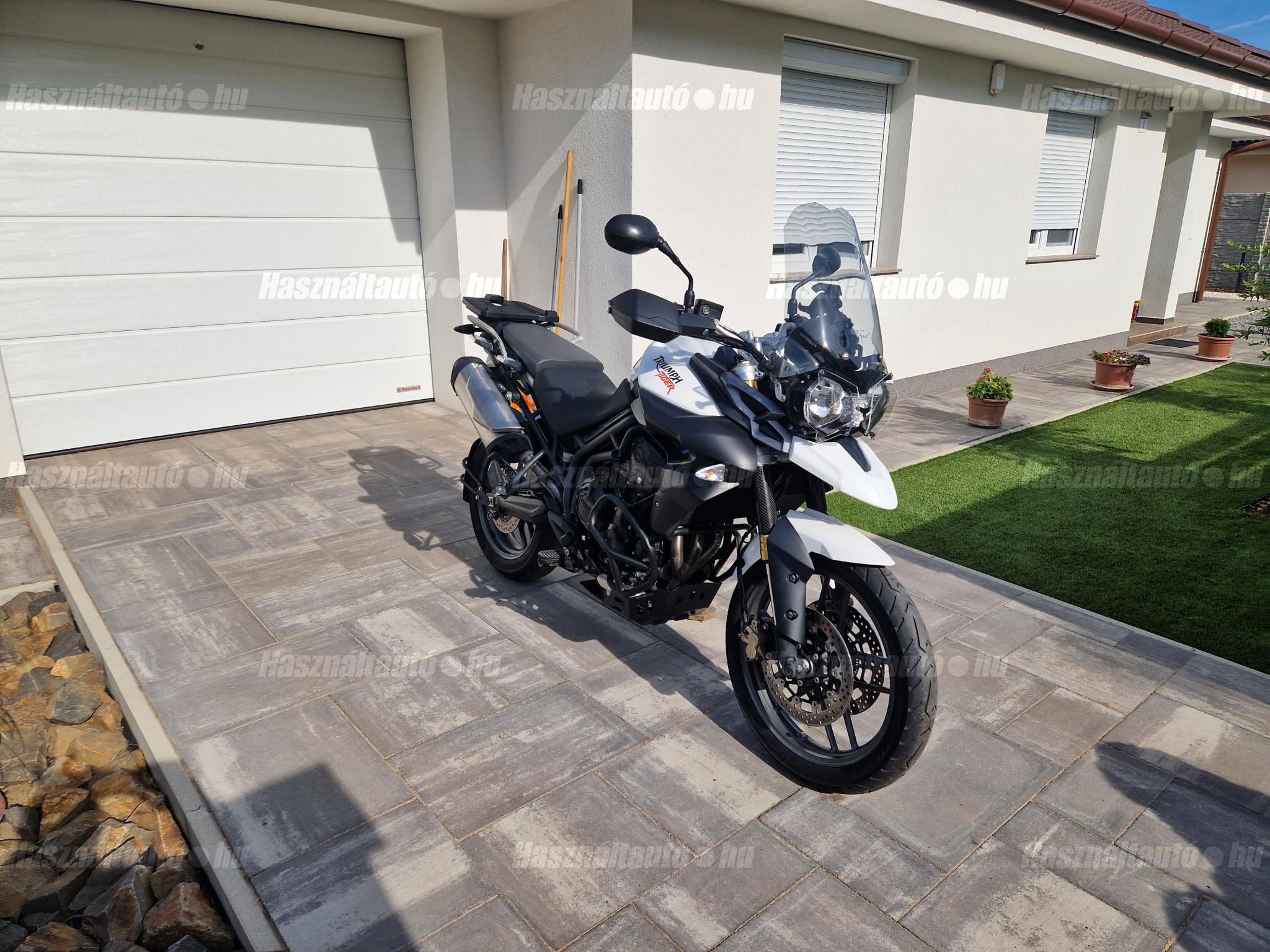 TRIUMPH TIGER 800 2013/6 - 1