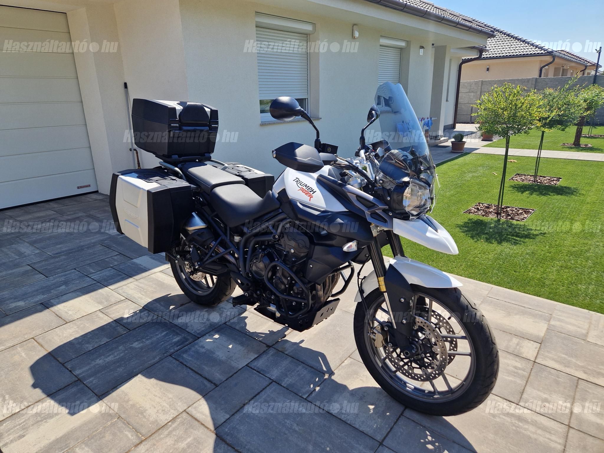 TRIUMPH TIGER 800 2013/6 - 1