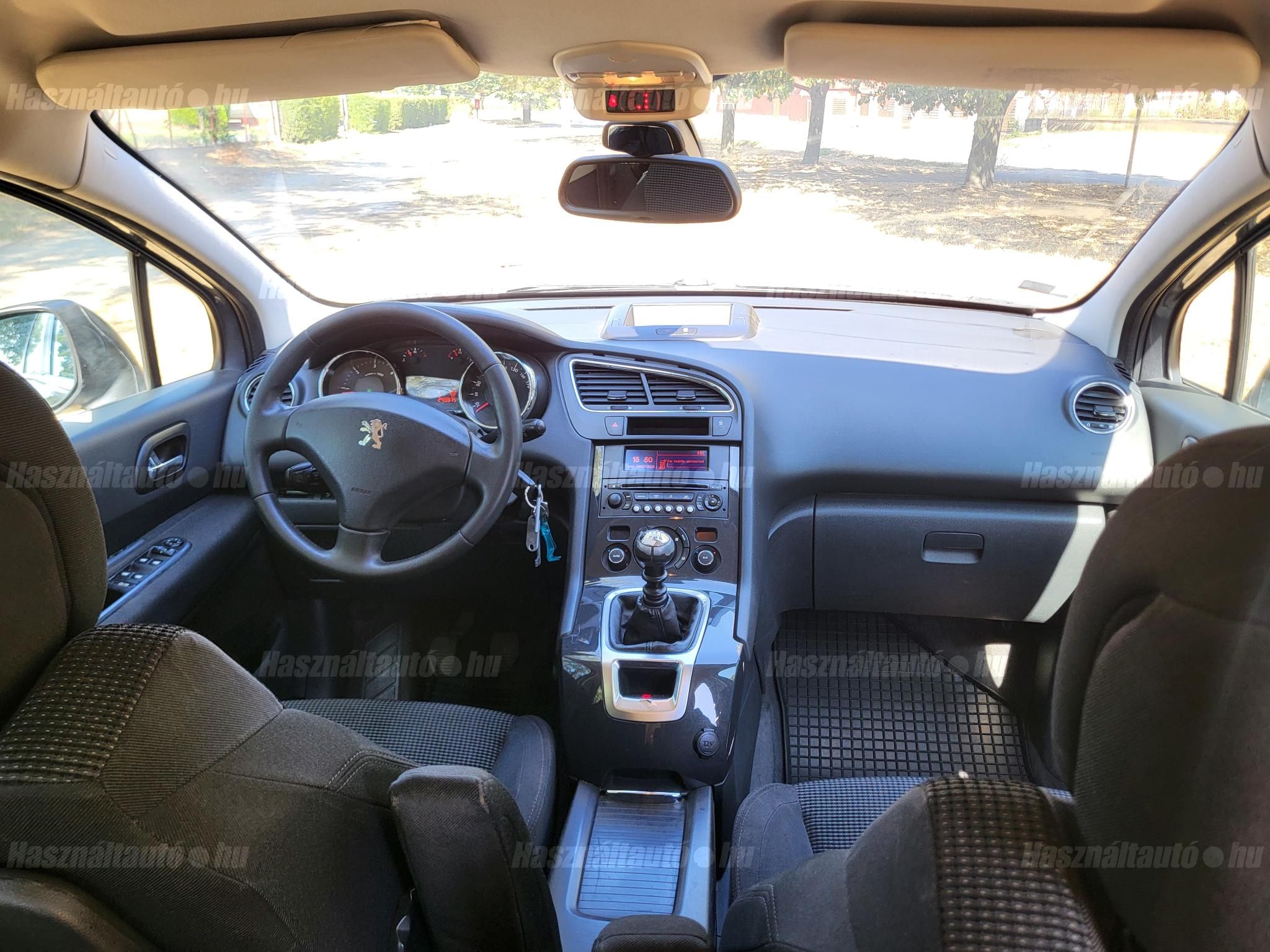 PEUGEOT 5008 2011/9 - 1