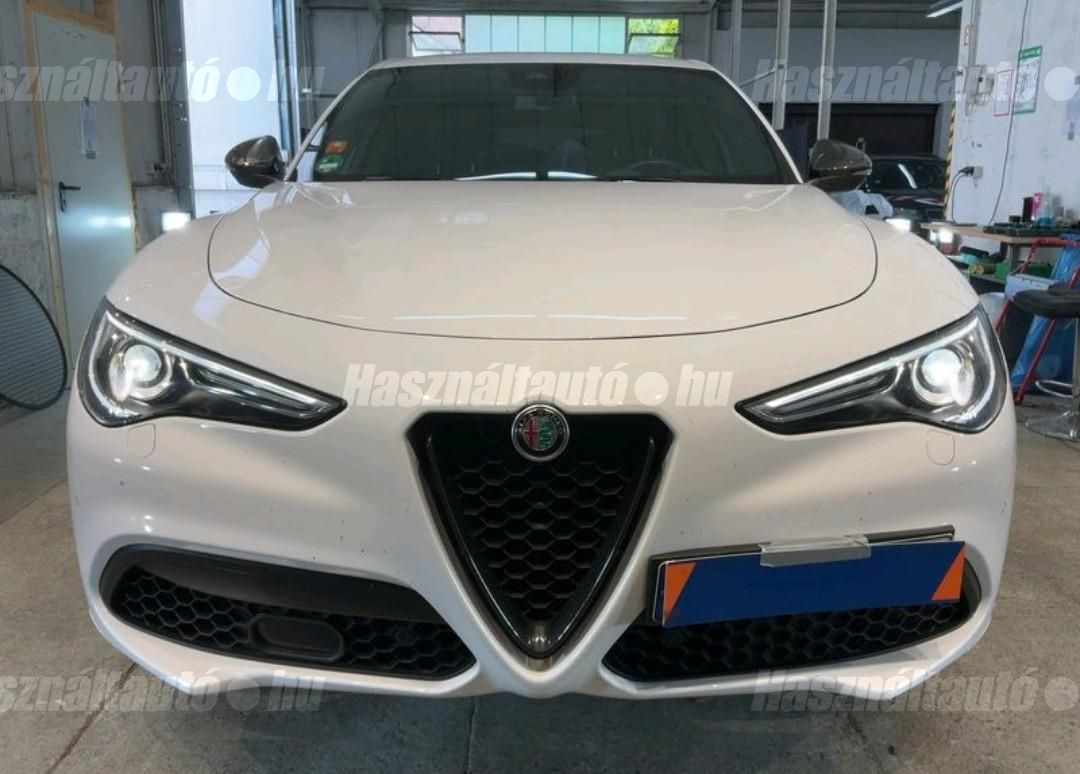 ALFA ROMEO STELVIO 2022/10 - 1