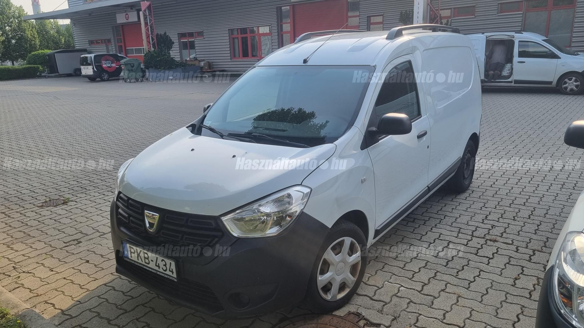 DACIA DOKKER 2017/9 - 1