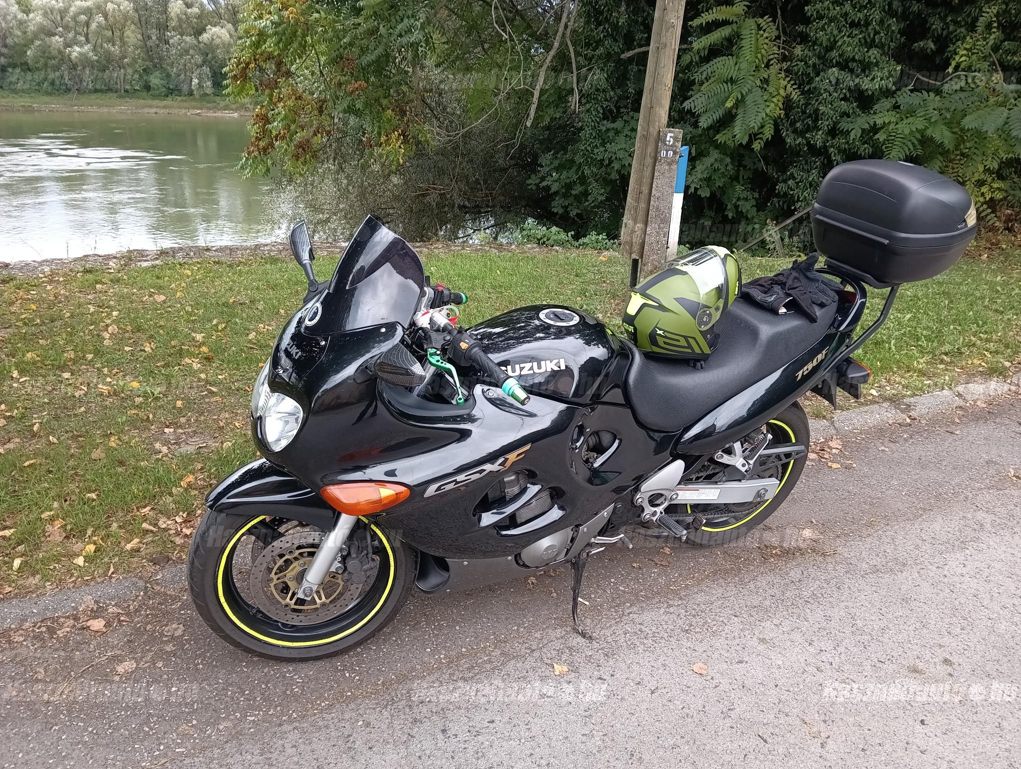 SUZUKI GSX 750 F 2001 - 1
