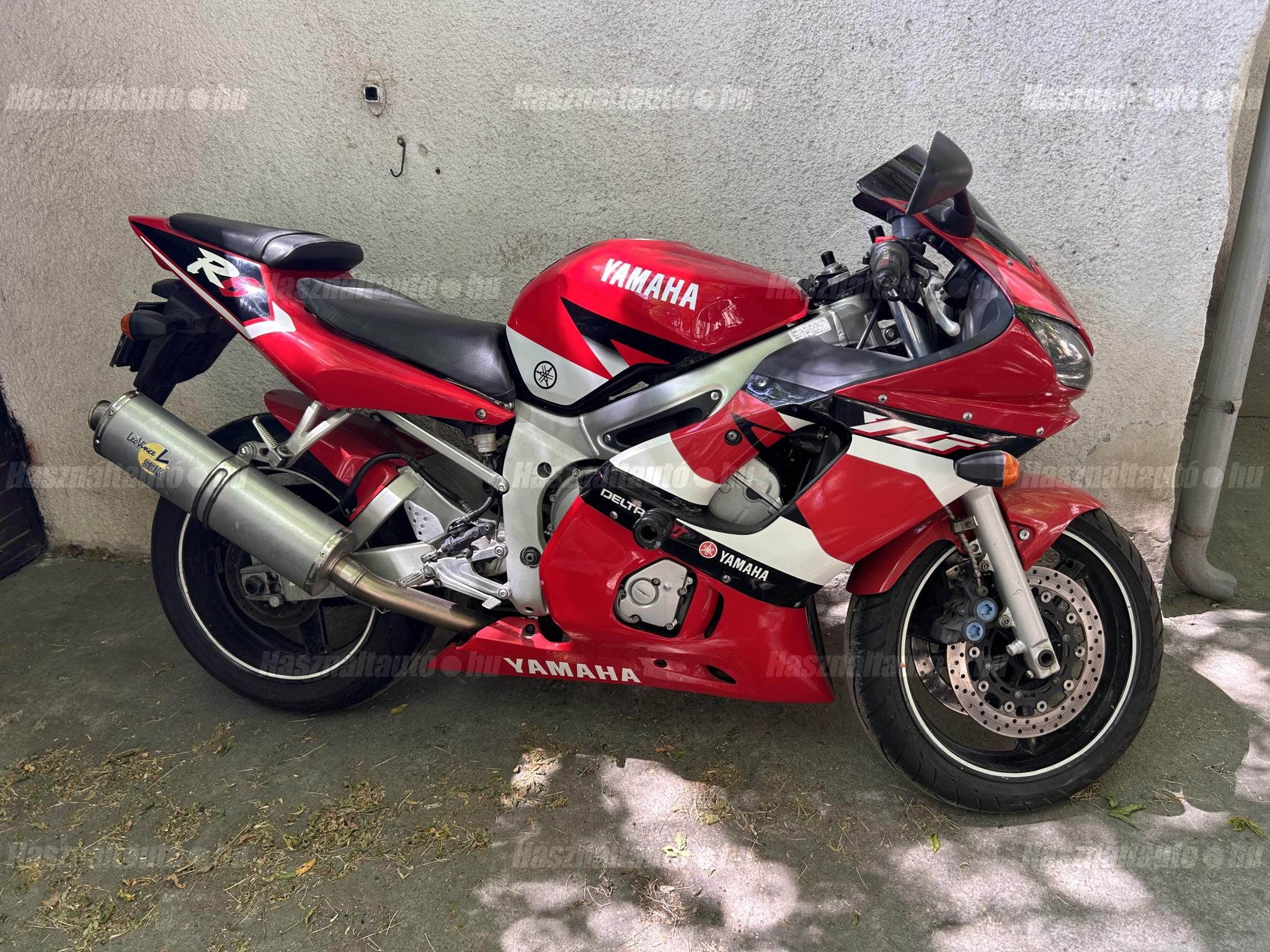 YAMAHA YZF R6 2002/1 - 1