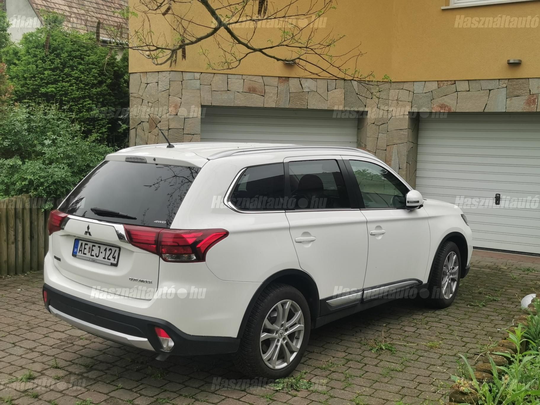 MITSUBISHI OUTLANDER 2016/9 - 1