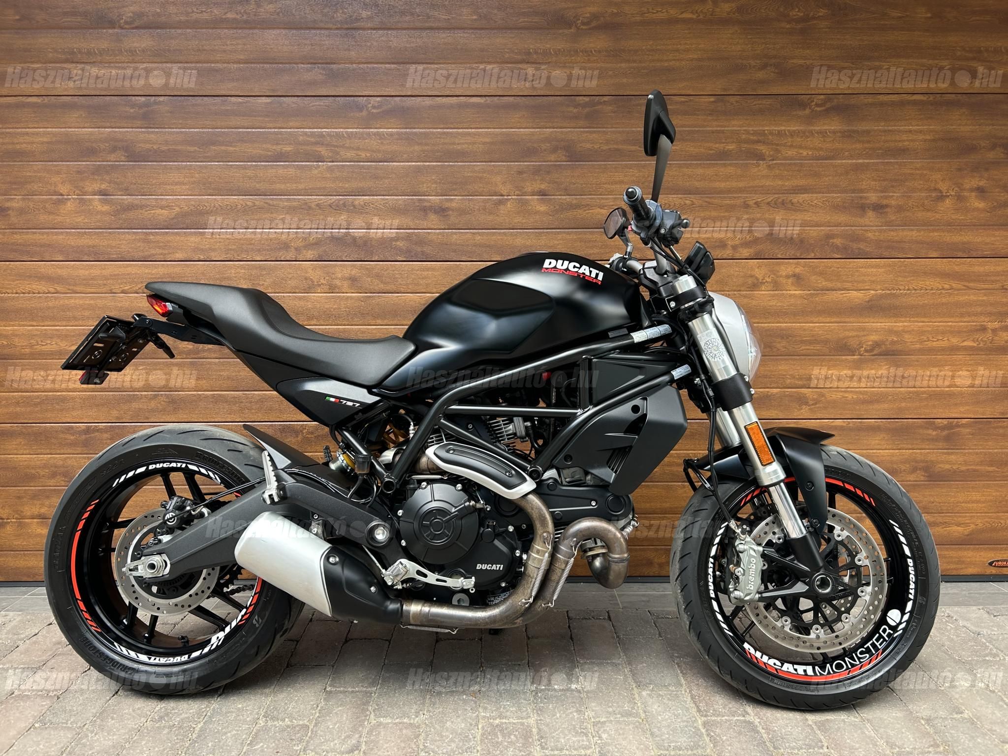 DUCATI MONSTER 797 2017/8 - 1