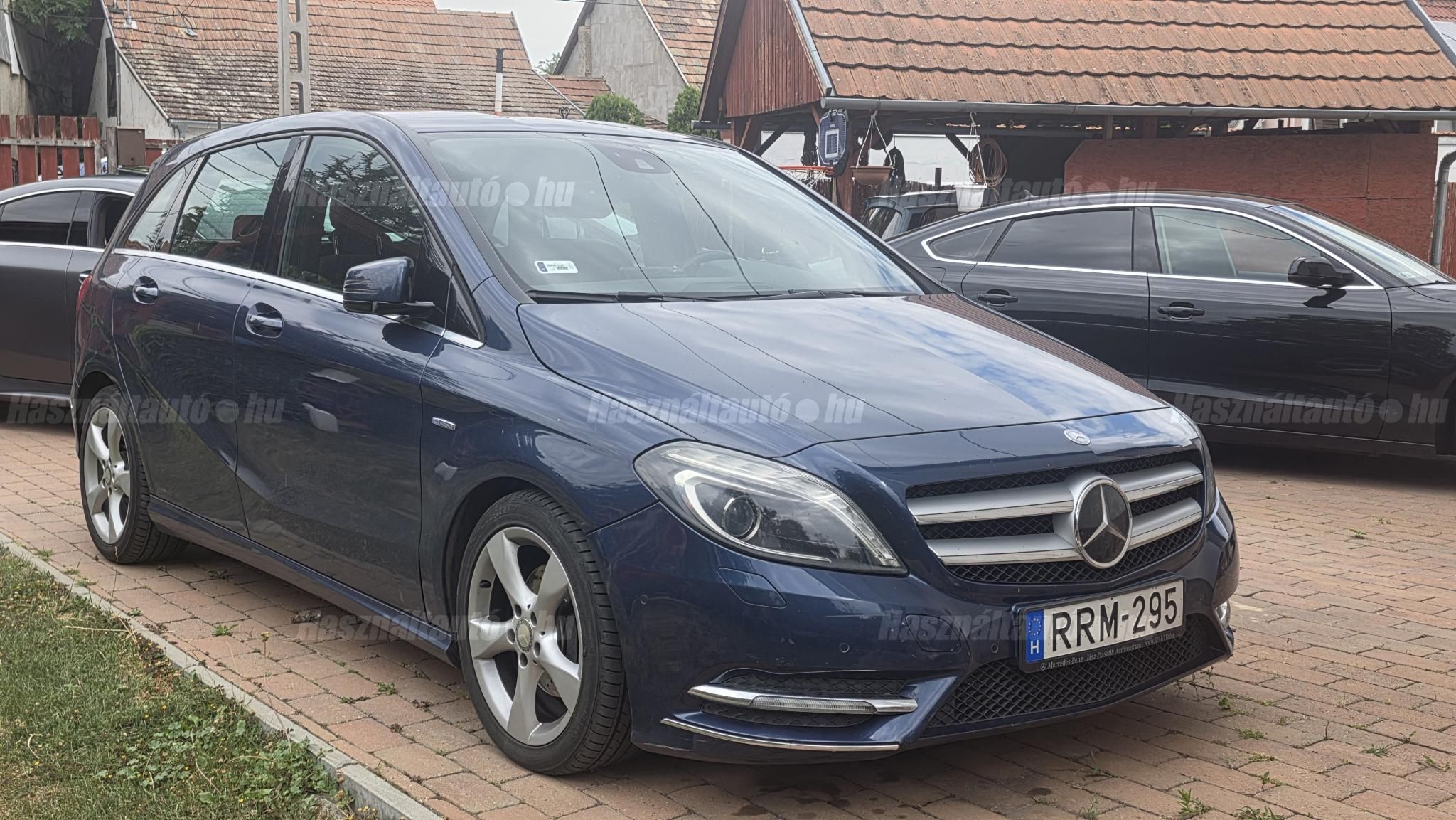 MERCEDES-BENZ B 180 2012/12 - 1