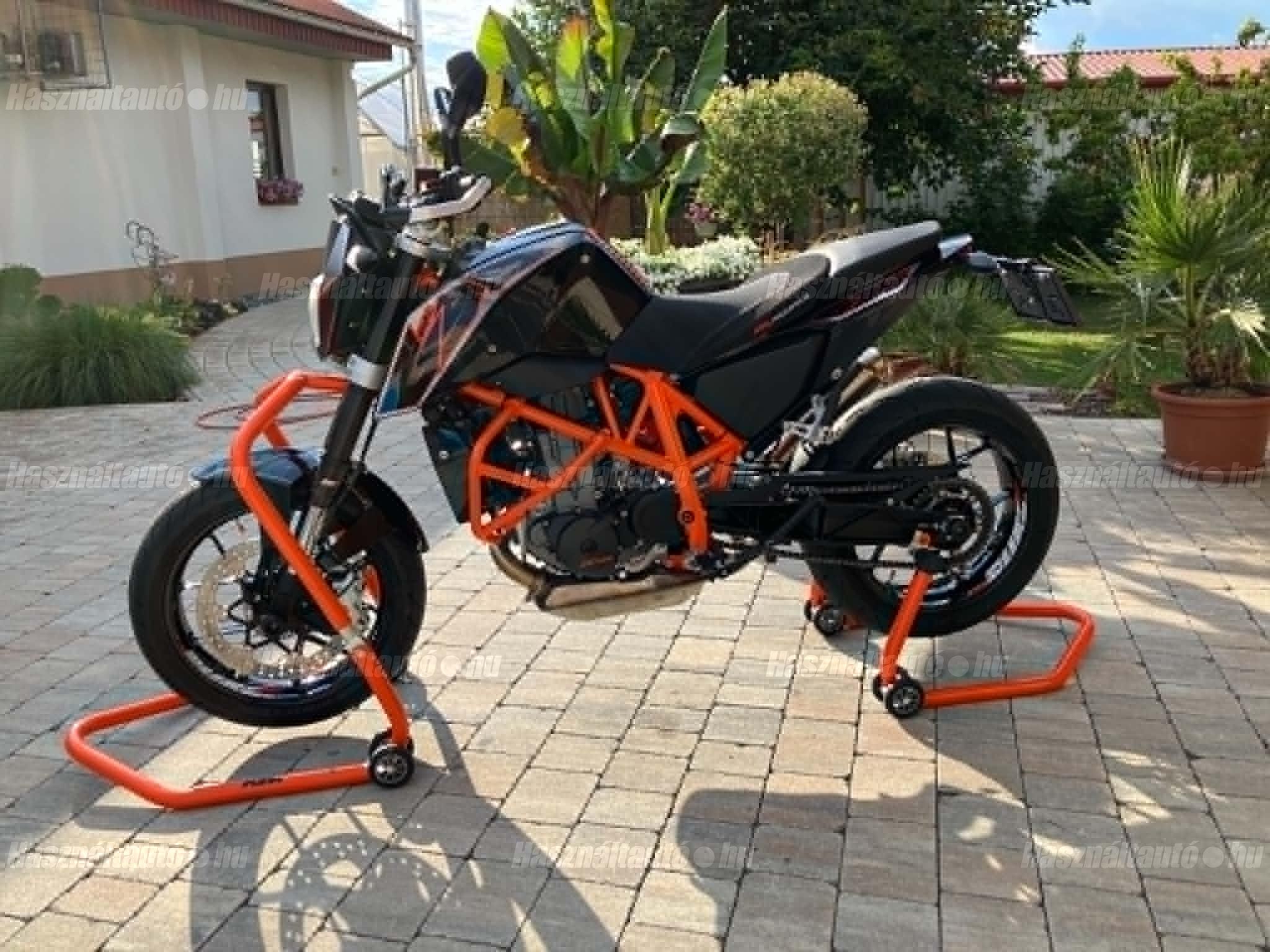 KTM 690 DUKE 2015 - 1