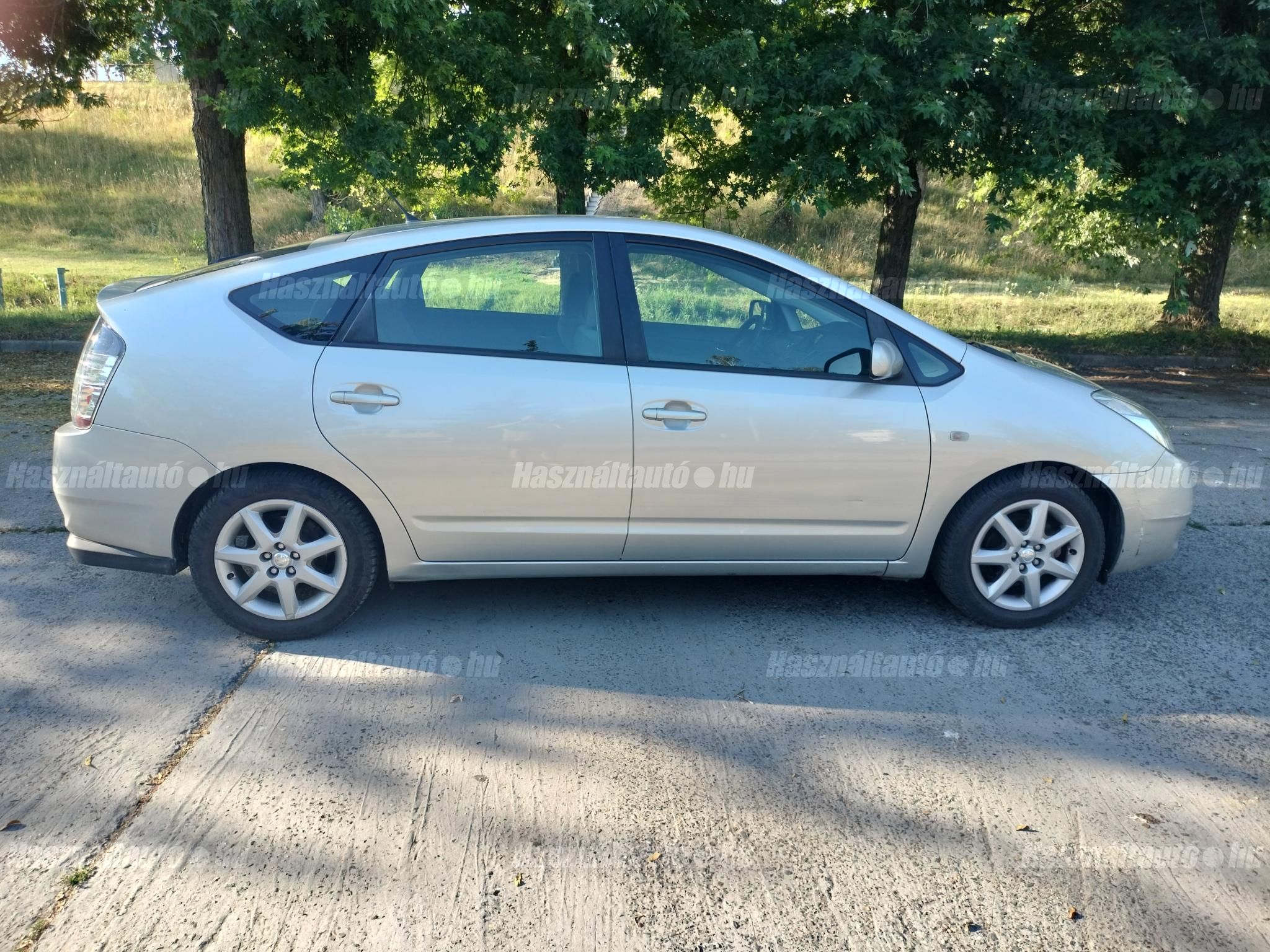 TOYOTA PRIUS 2004/9 - 1