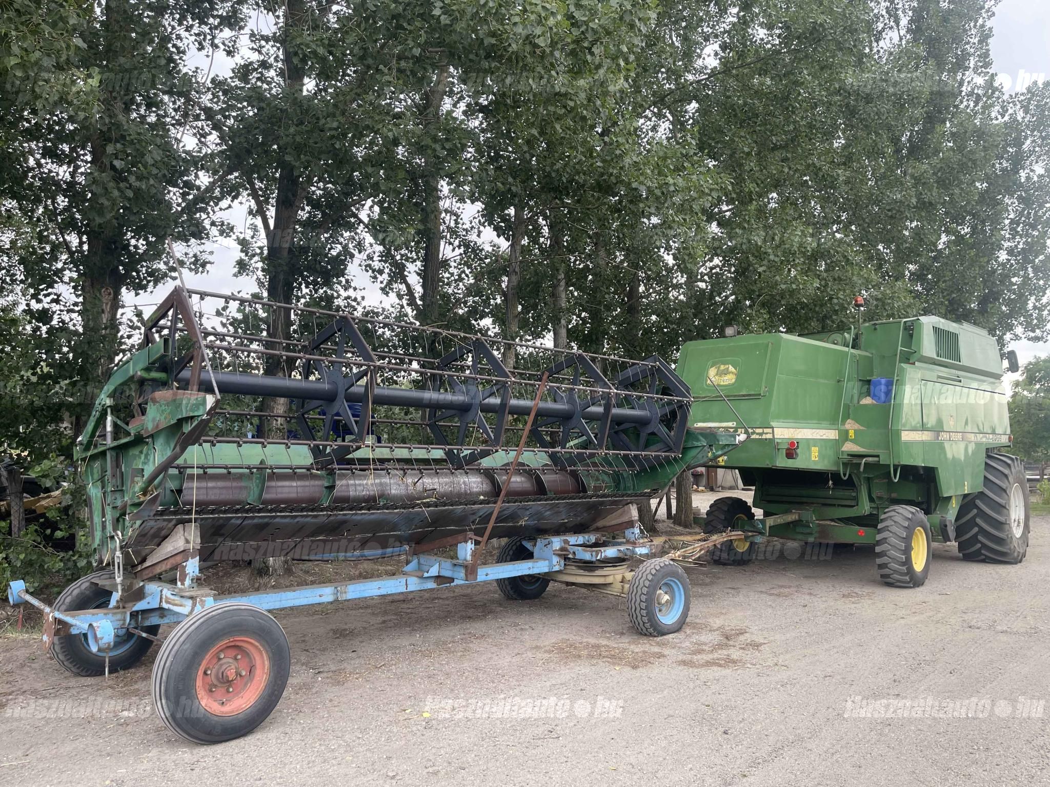 JOHN DEERE 2000 - 1