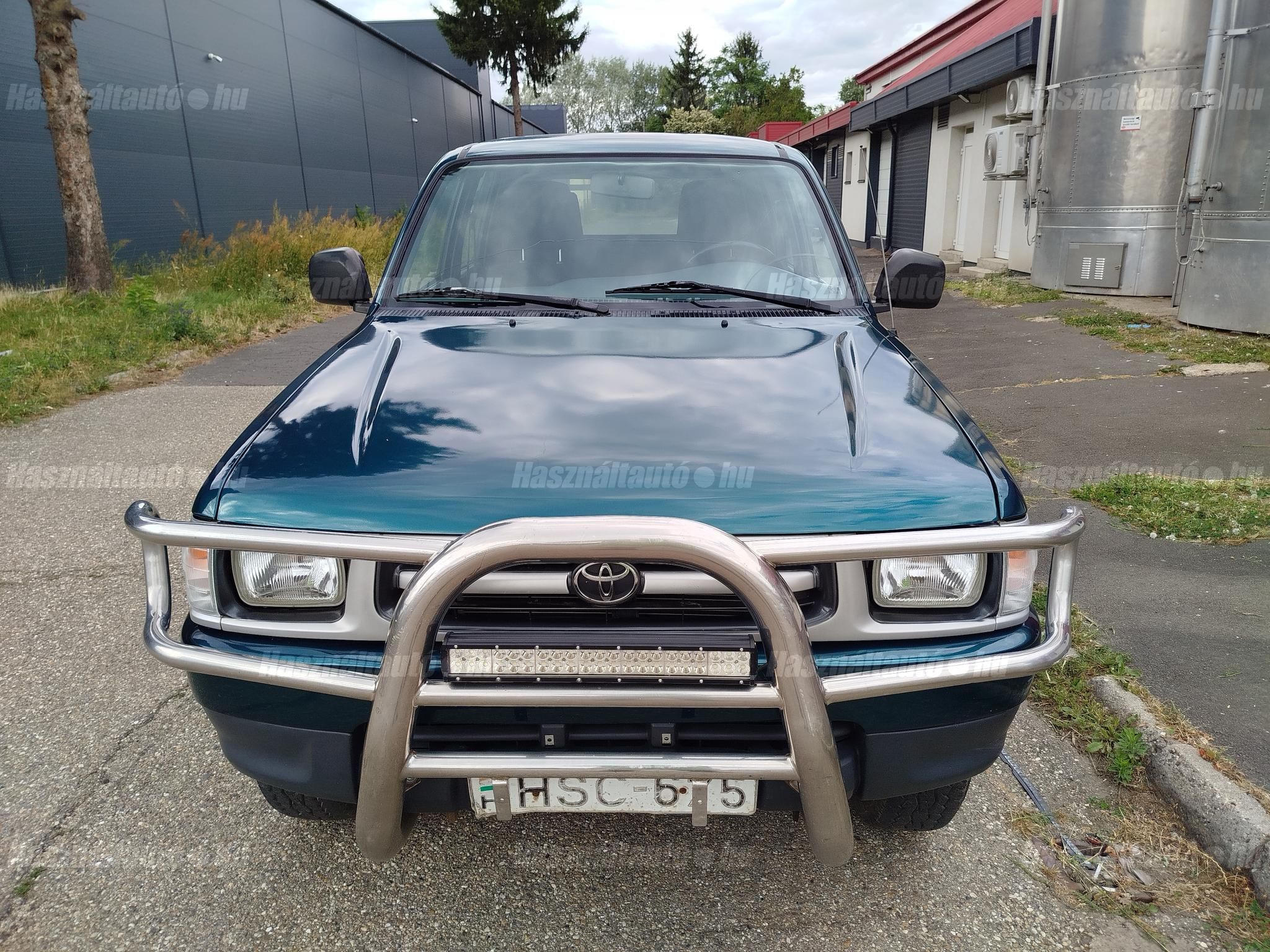 TOYOTA HILUX 2001/6 - 1
