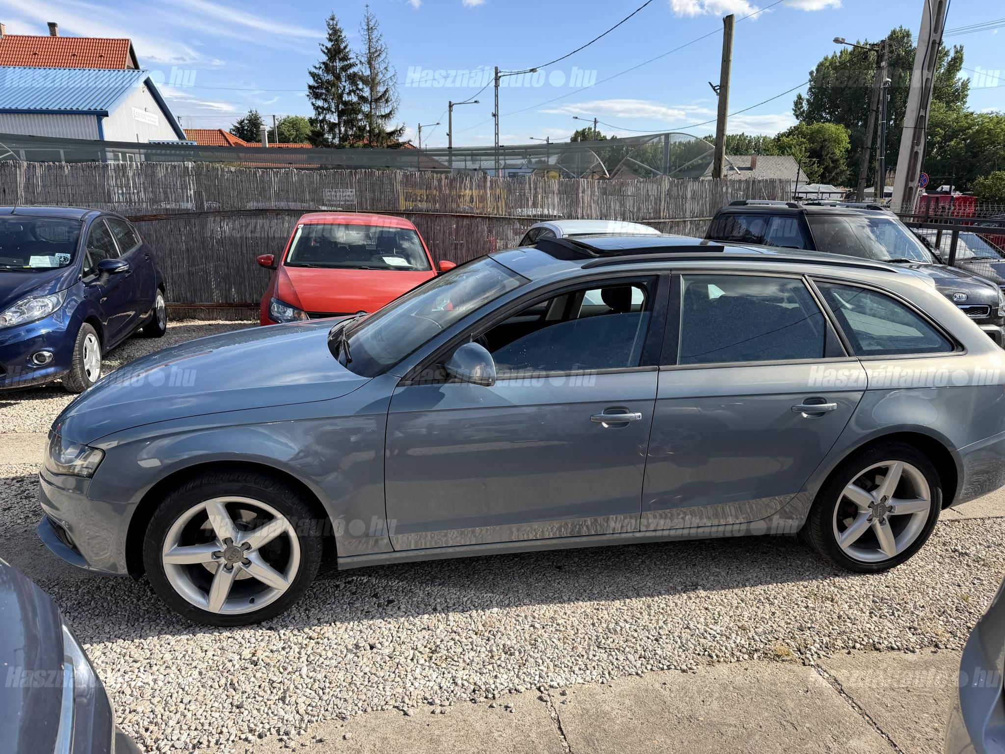 AUDI A4 2009/9 - 1