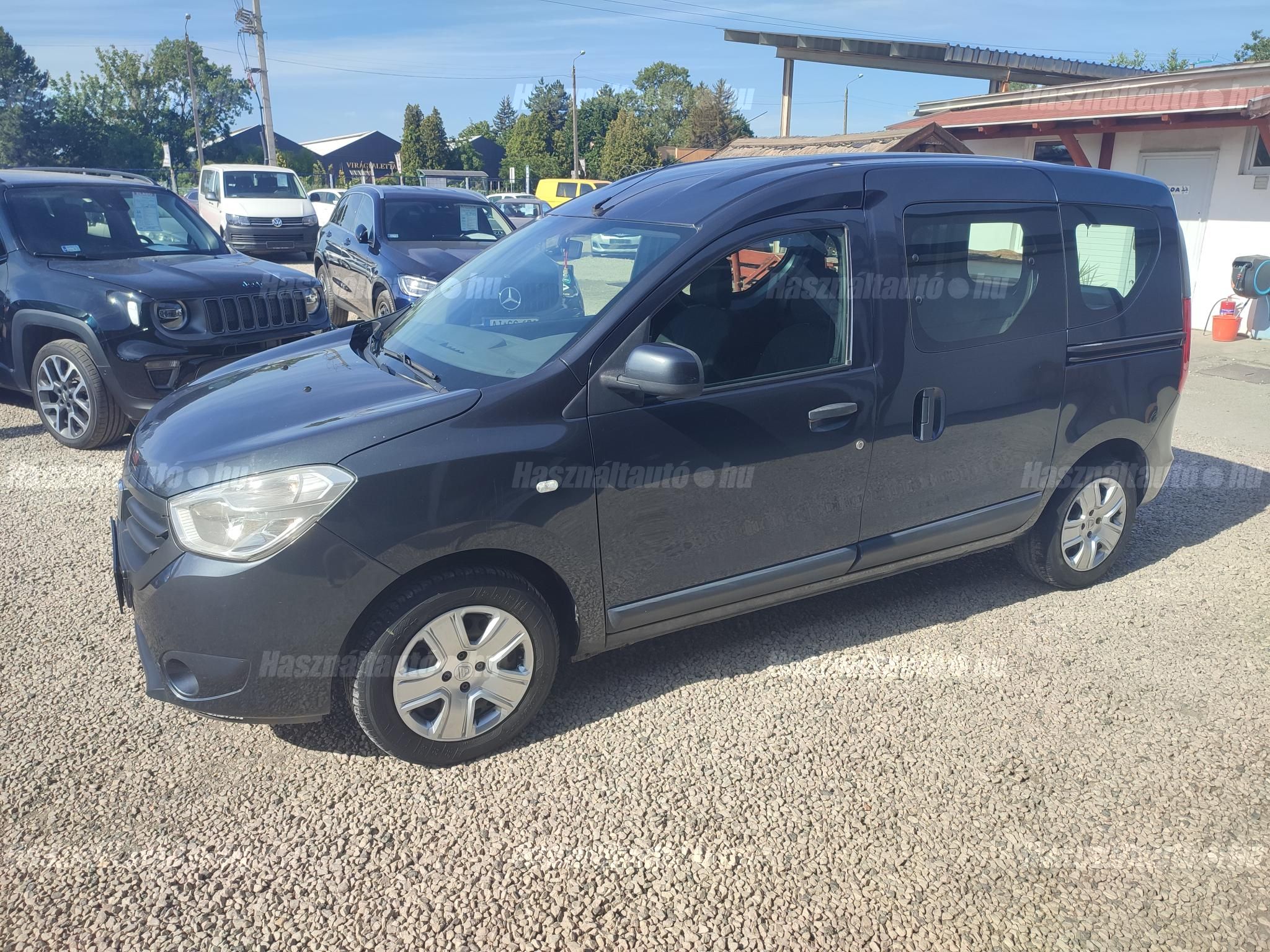 DACIA DOKKER 2015/10 - 1