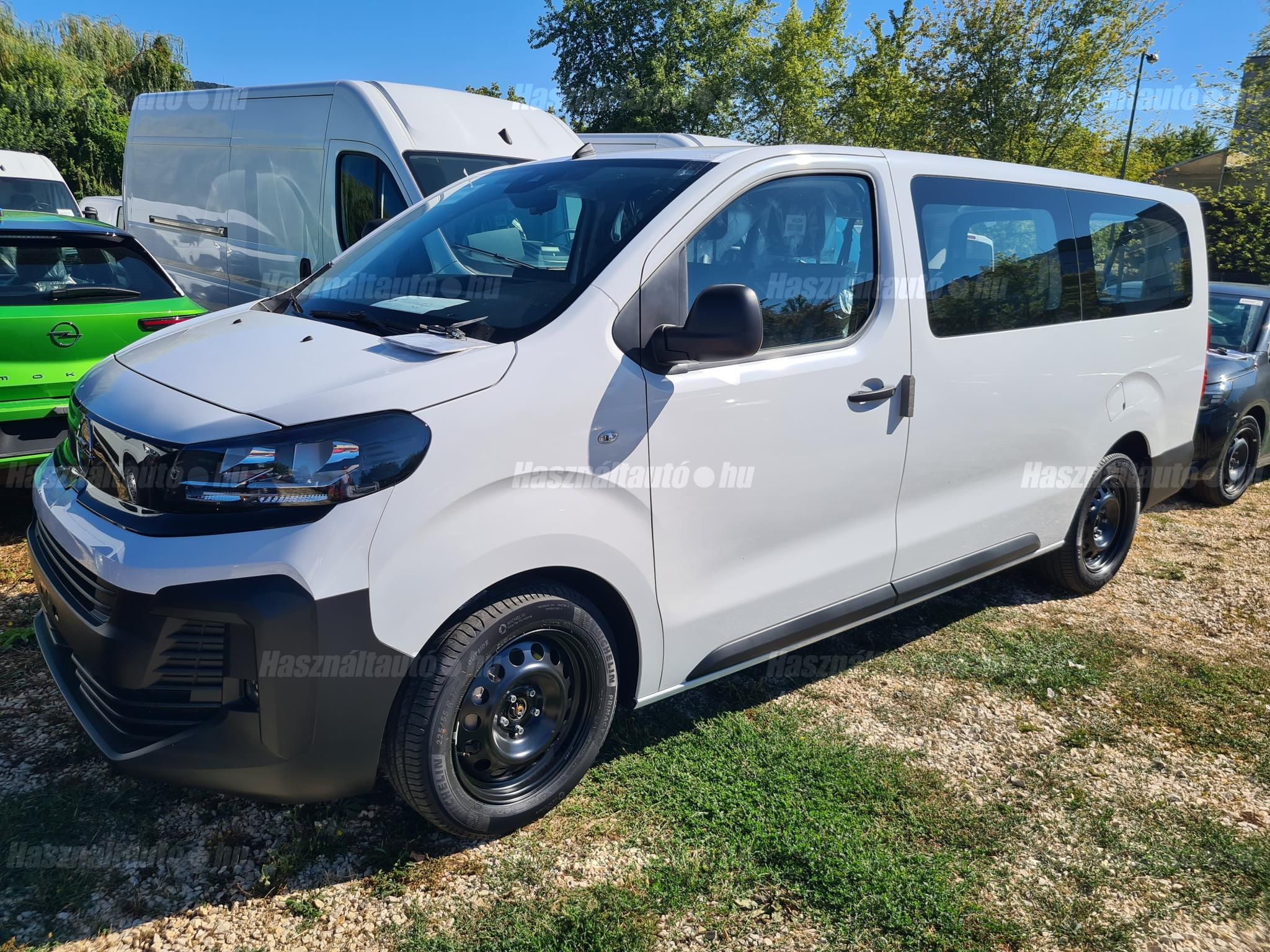 értékesítő Bán Sándor 30/5045457