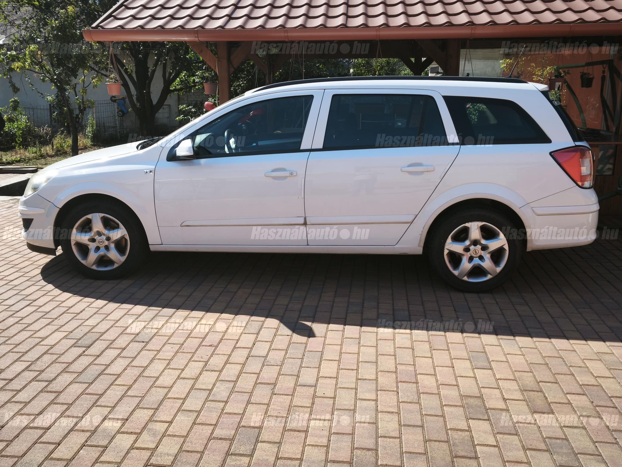 OPEL ASTRA H 2009/7 - 1