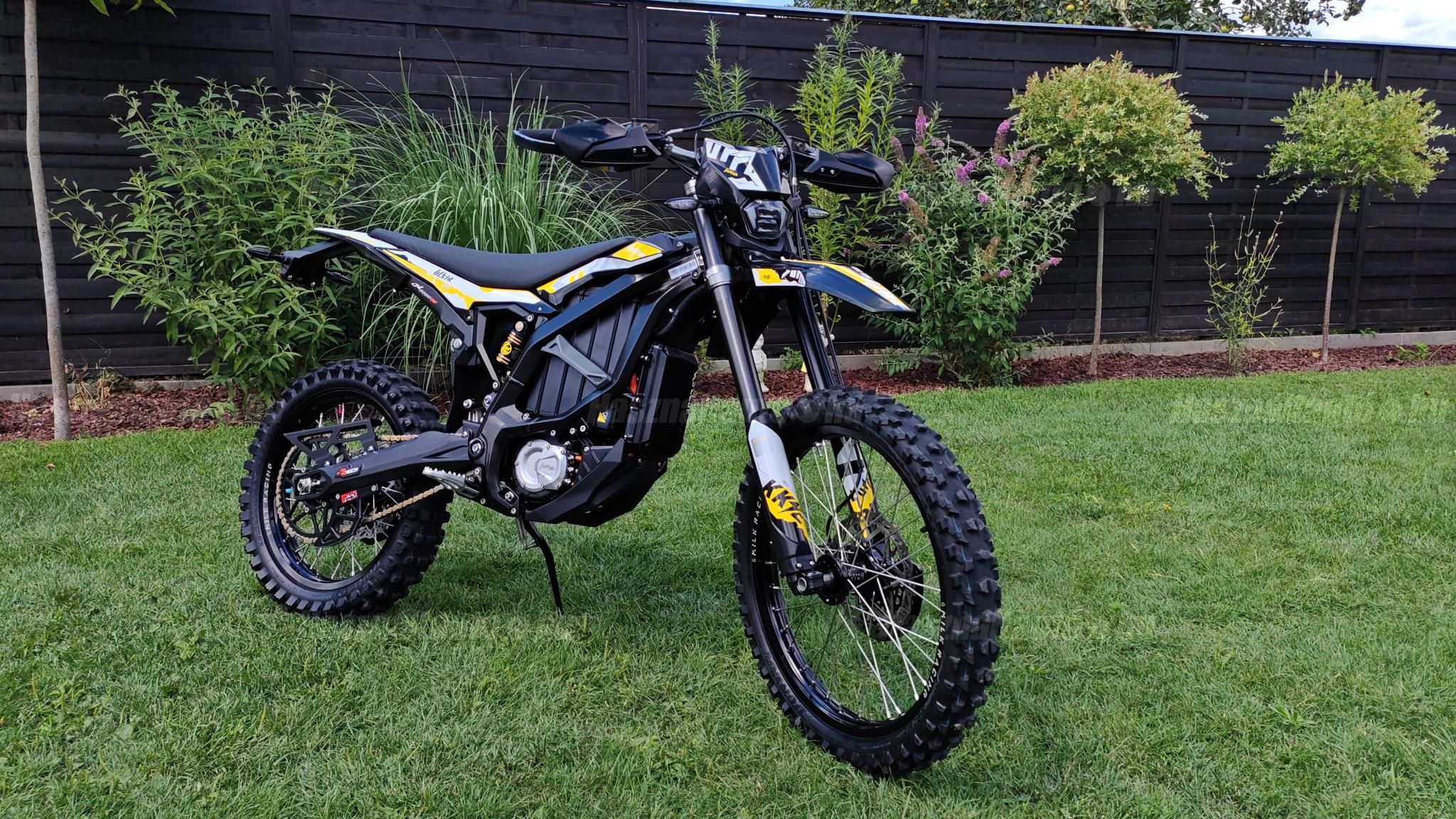 SUR-RON ULTRA BEE 2024/9 - 1